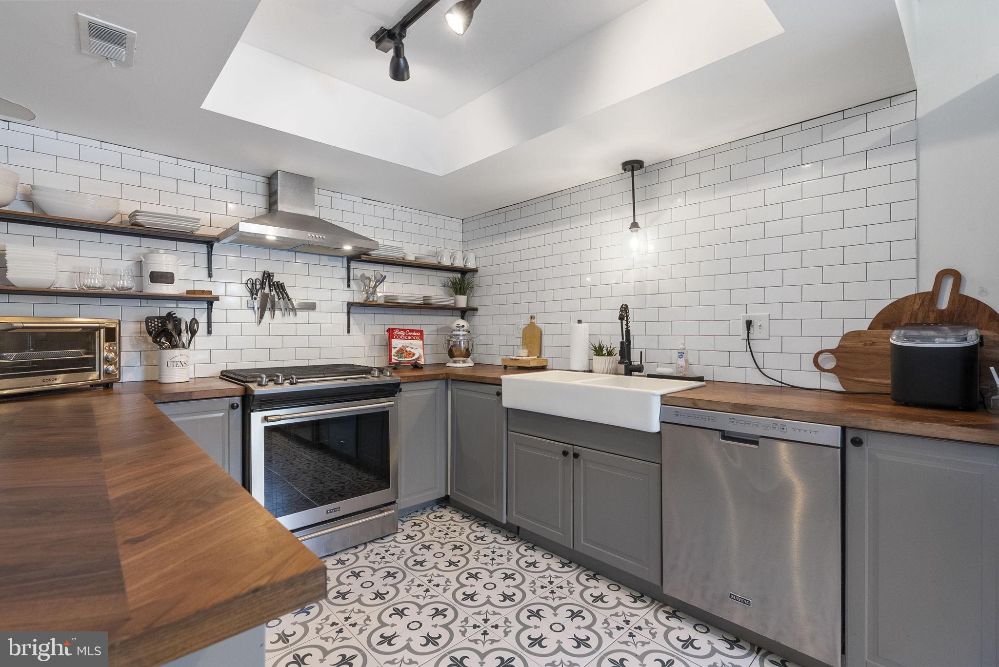 MEDFORD COMMONS - Residential