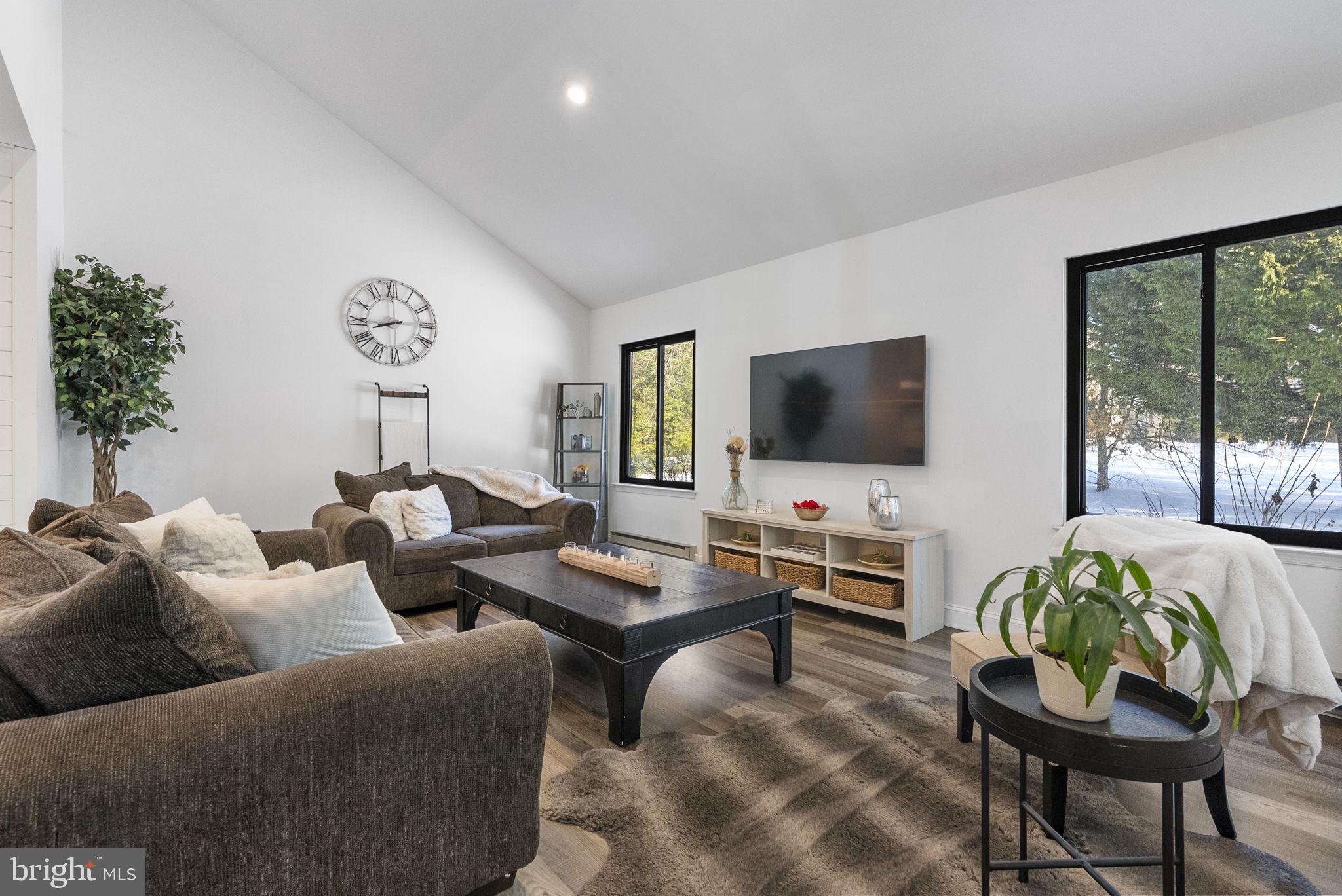 MEDFORD COMMONS - Residential