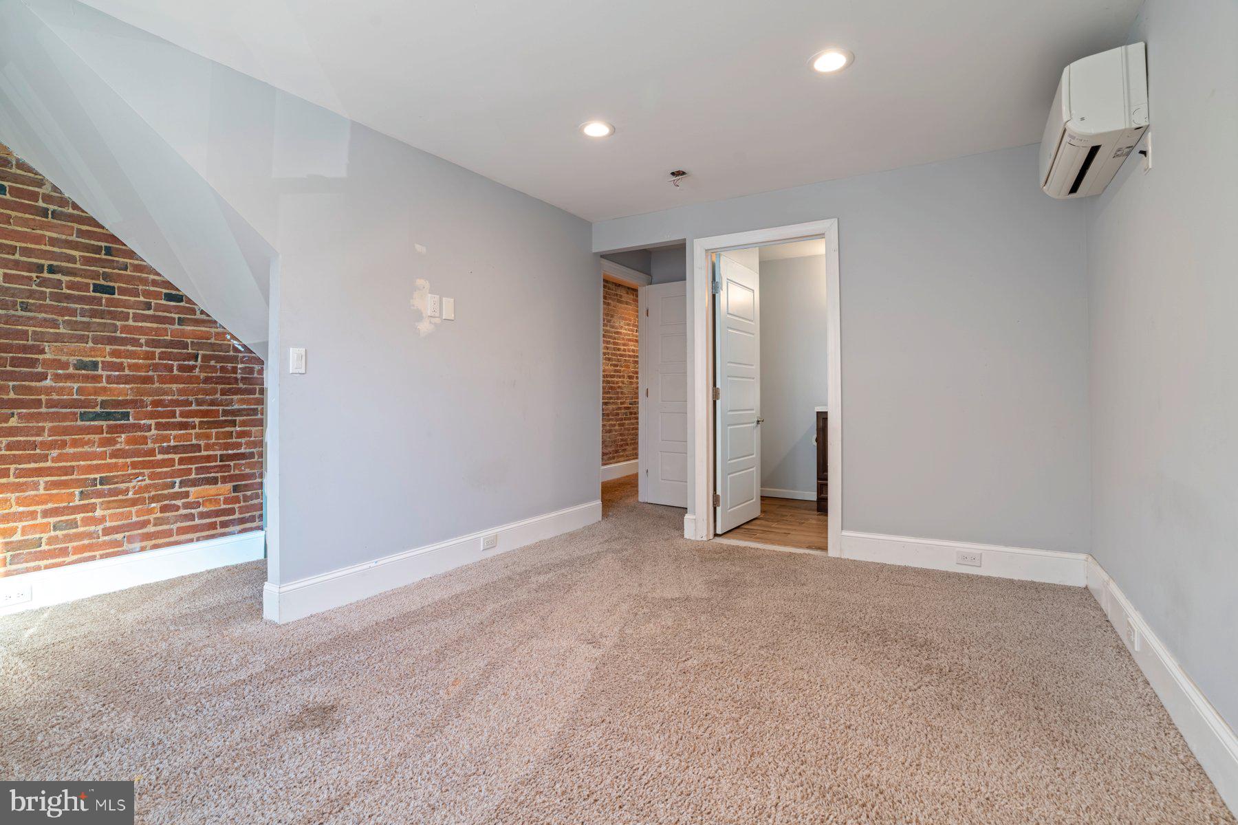 FELLS POINT HISTORIC DISTRICT - Residential Lease