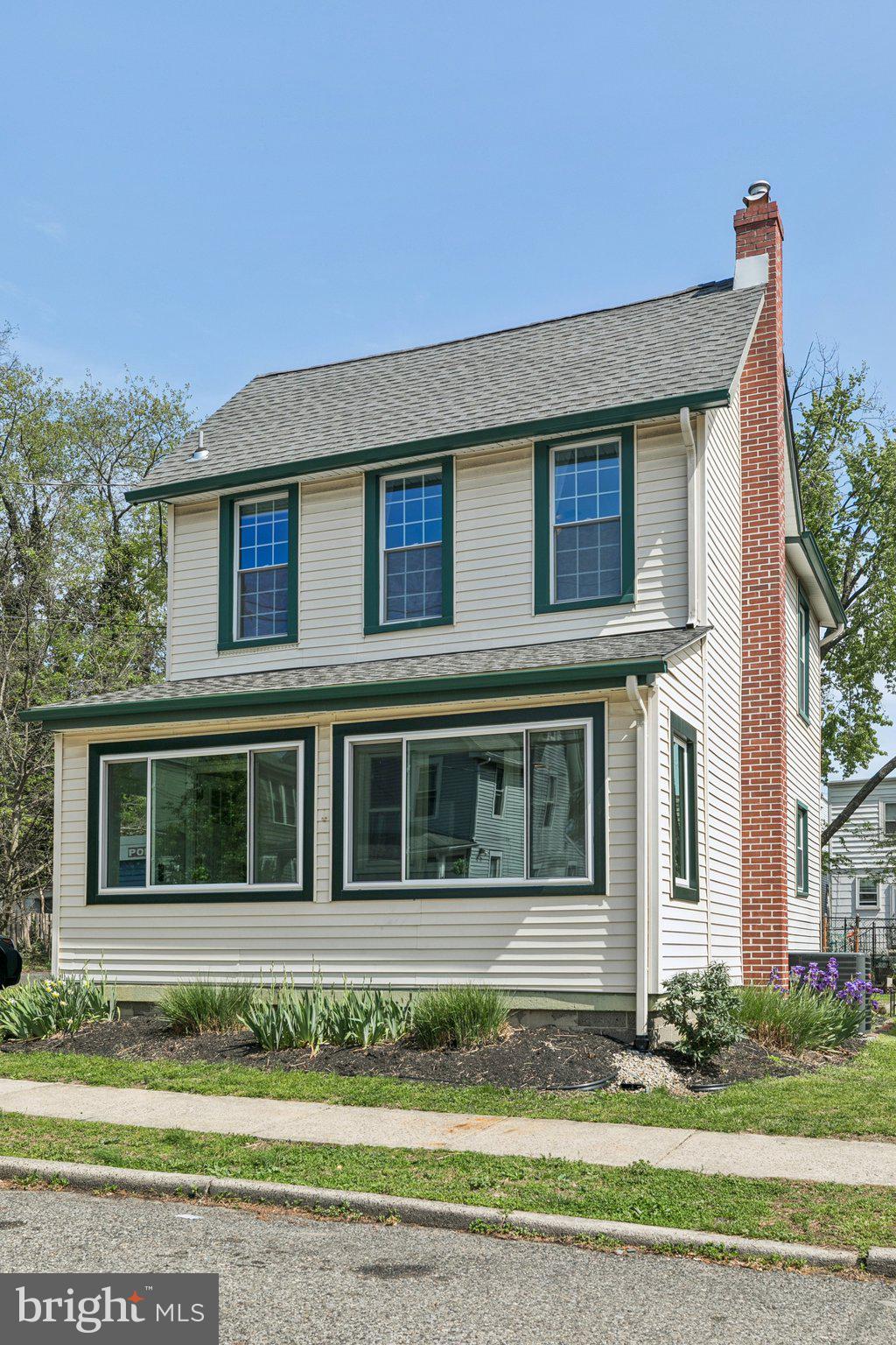 112 LINCOLN AVENUE