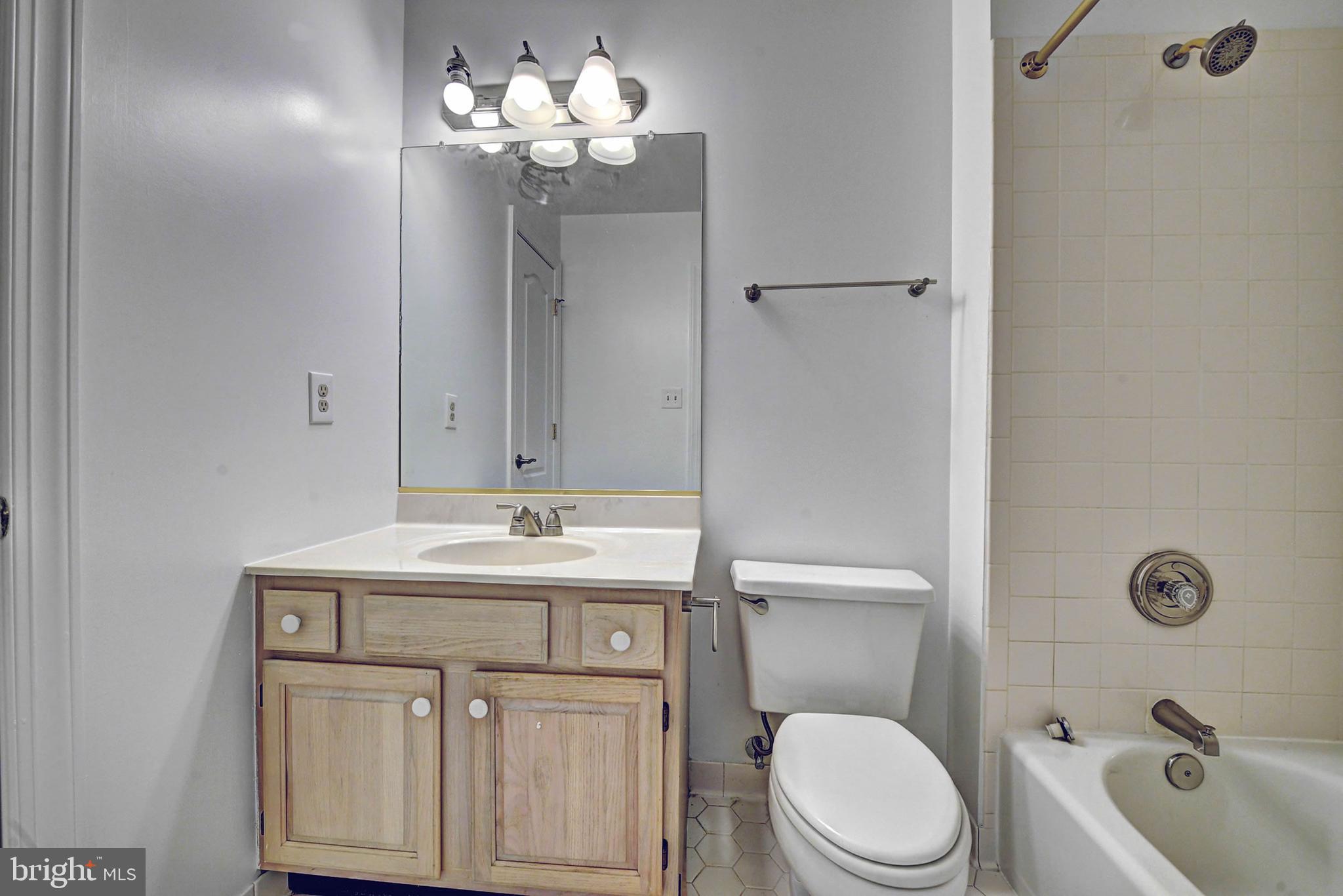 COLONIES OF MADRILLON - Residential Lease