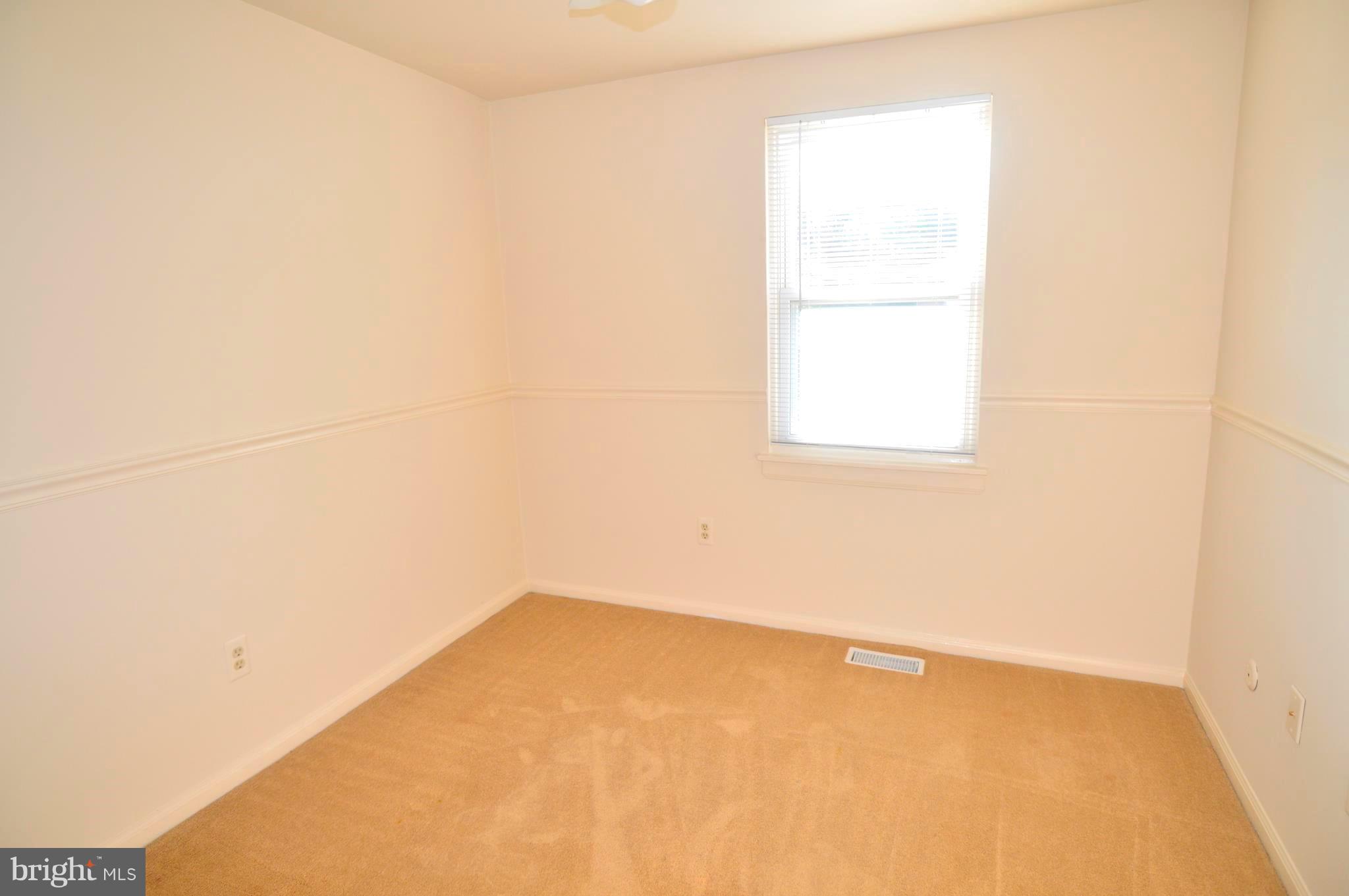 TOWN & COUNTRY APARTMENTS CARNEY - Residential