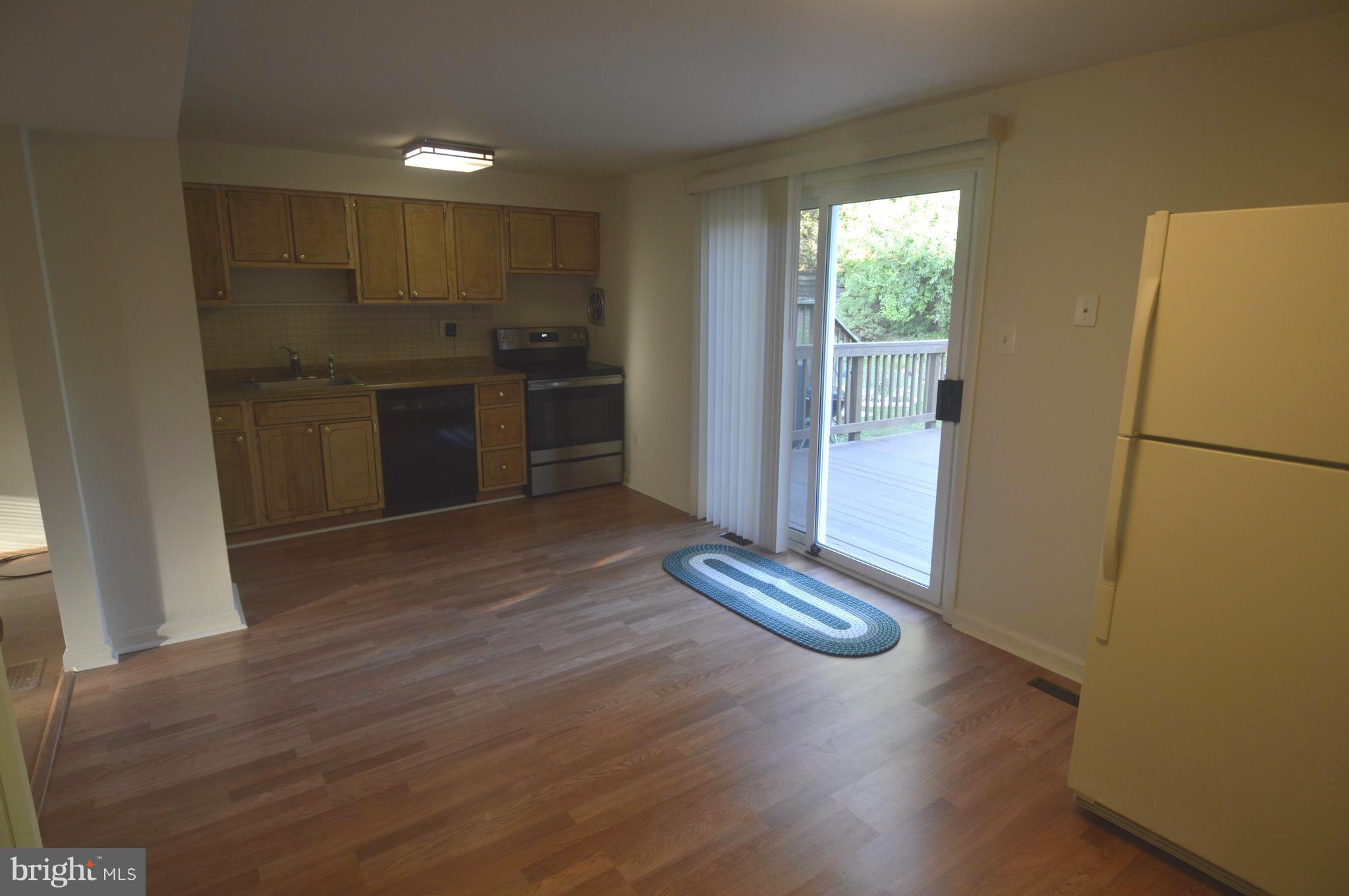 TOWN & COUNTRY APARTMENTS CARNEY - Residential