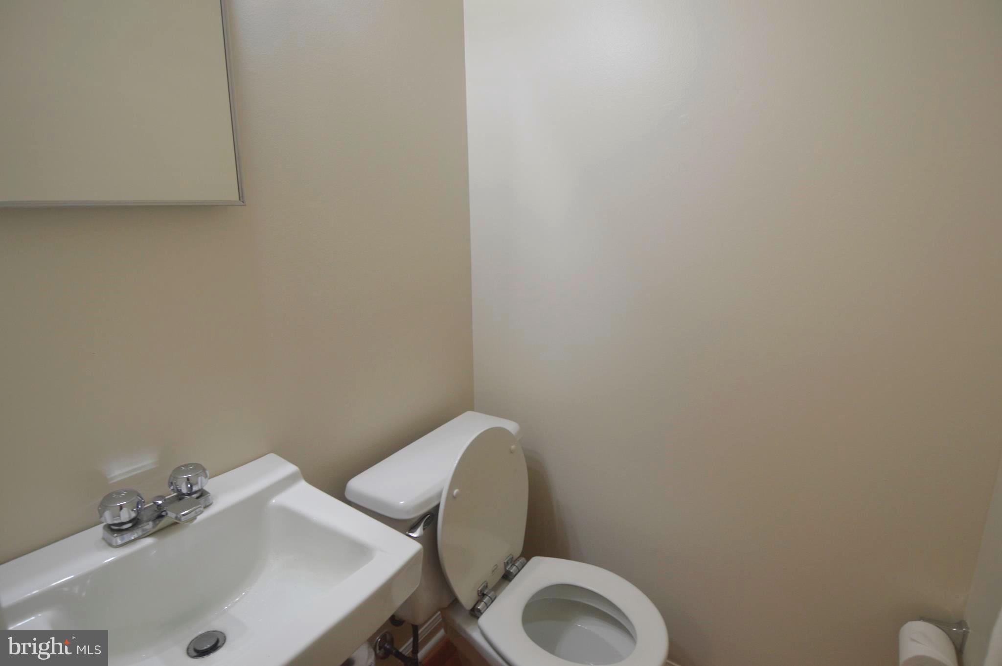 TOWN & COUNTRY APARTMENTS CARNEY - Residential