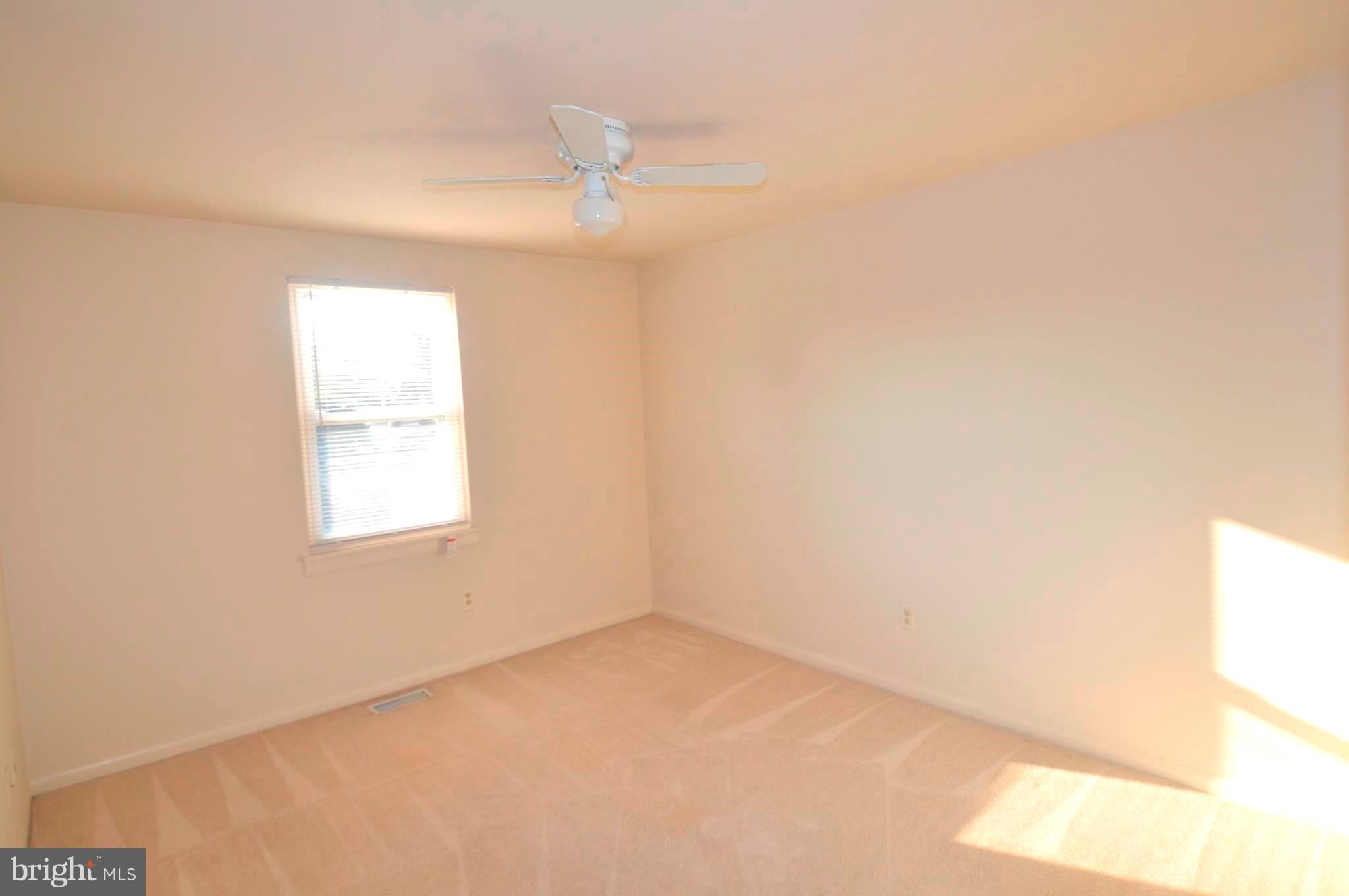 TOWN & COUNTRY APARTMENTS CARNEY - Residential