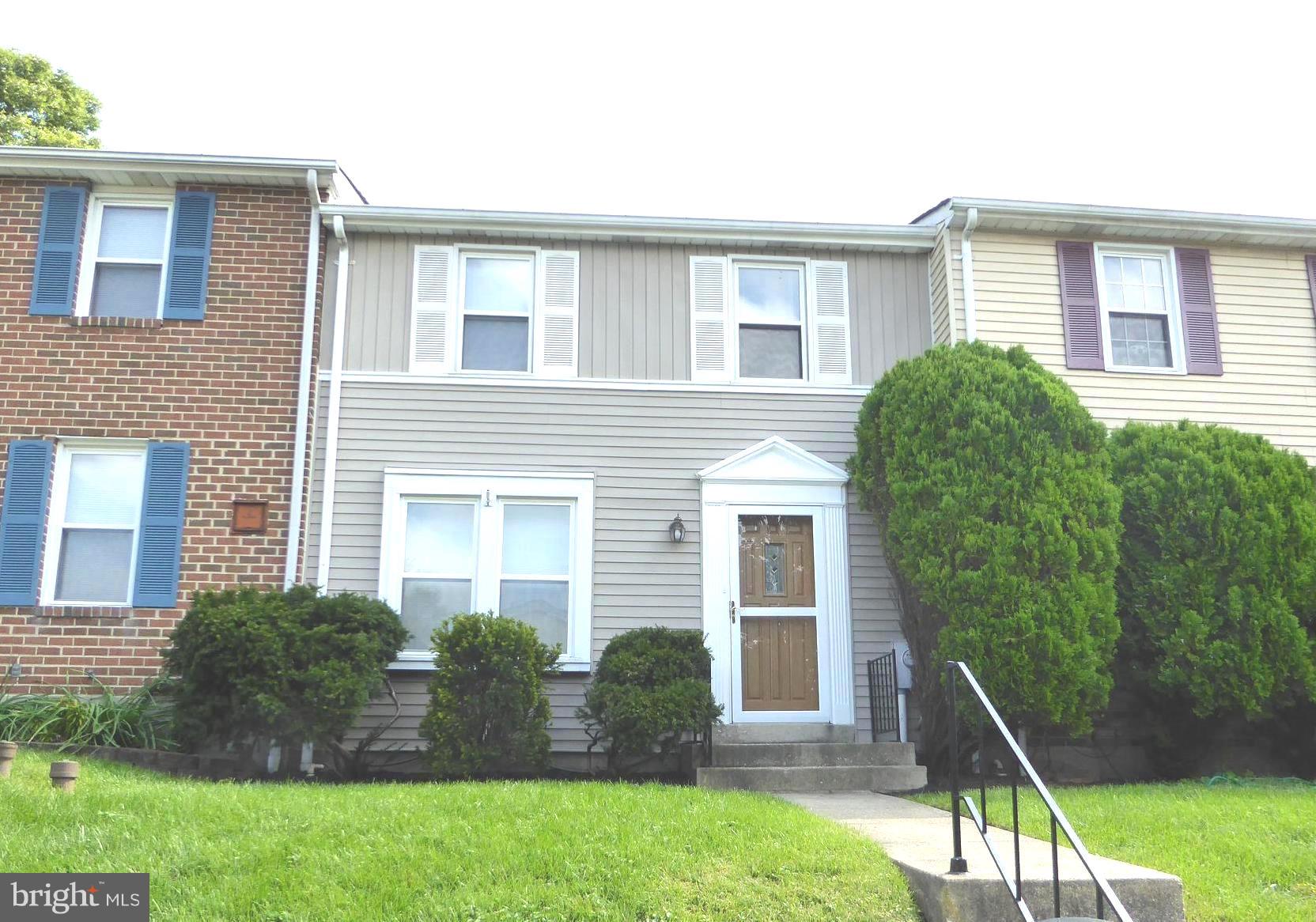 TOWN & COUNTRY APARTMENTS CARNEY - Residential