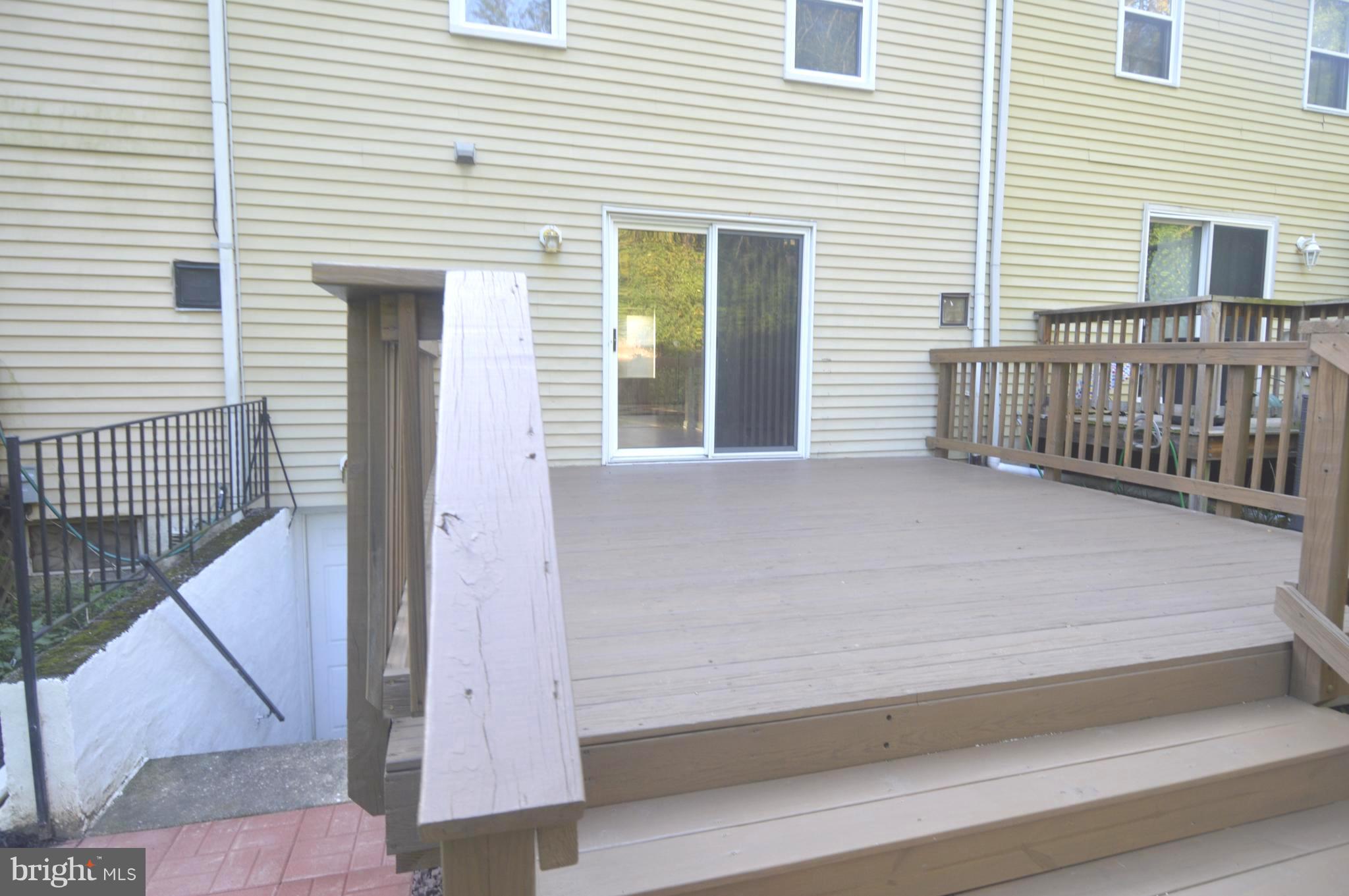 TOWN & COUNTRY APARTMENTS CARNEY - Residential