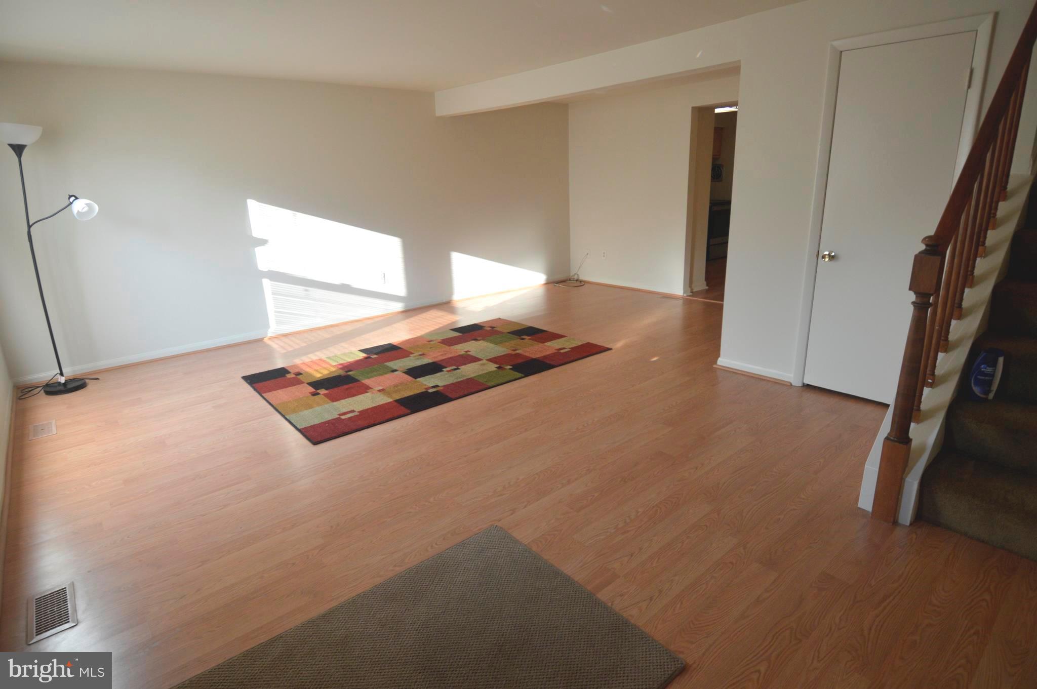 TOWN & COUNTRY APARTMENTS CARNEY - Residential