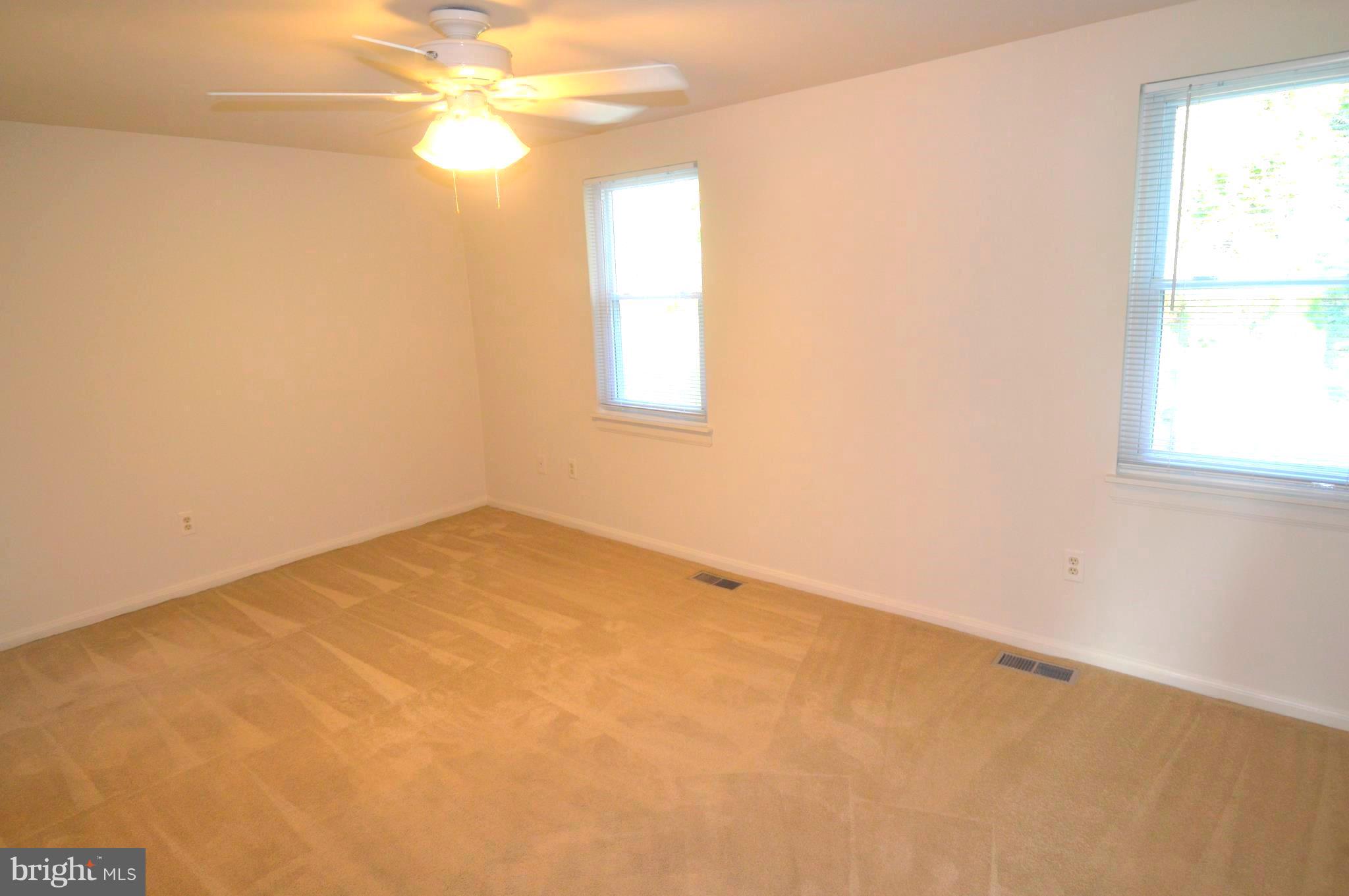 TOWN & COUNTRY APARTMENTS CARNEY - Residential