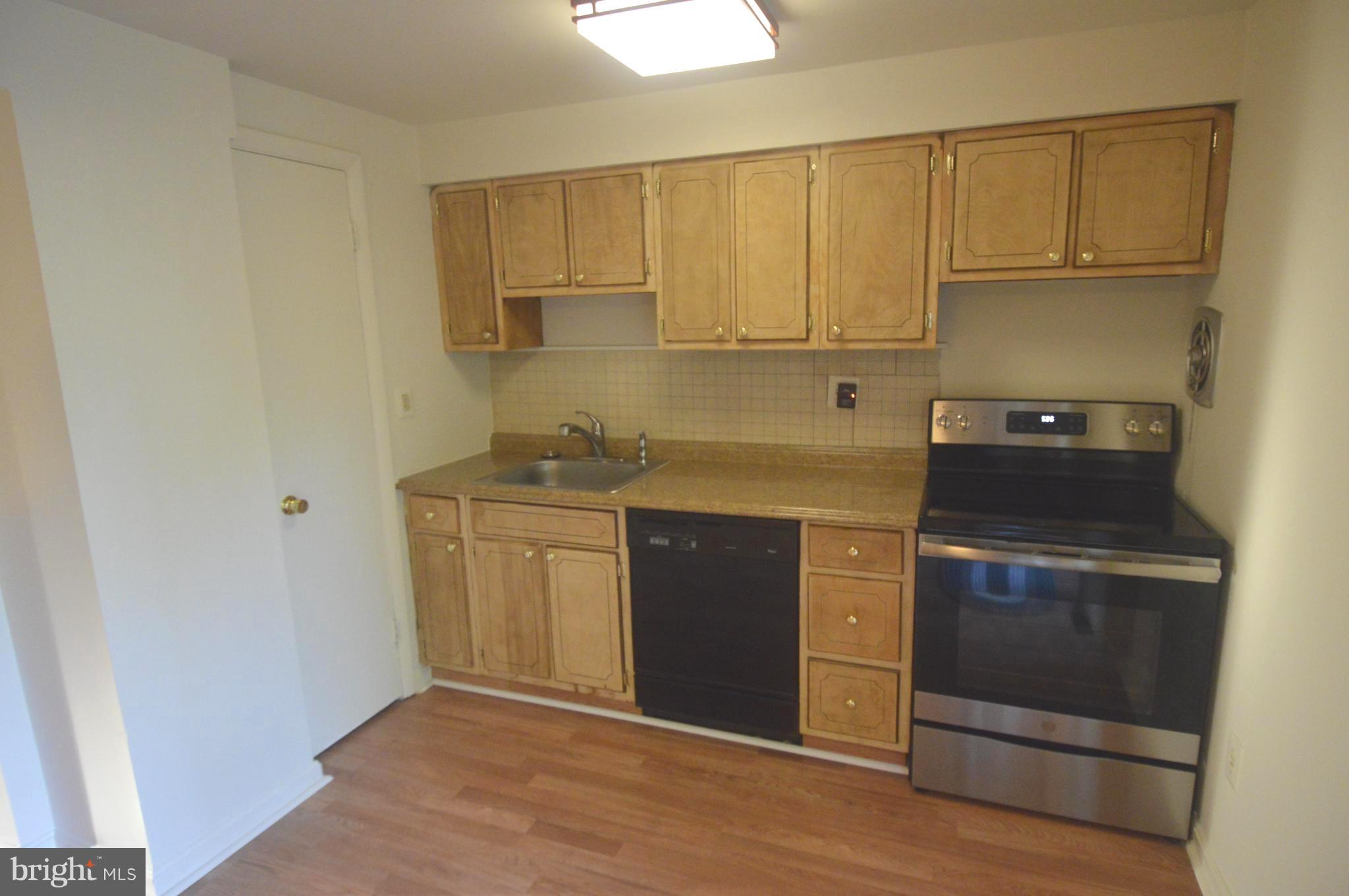 TOWN & COUNTRY APARTMENTS CARNEY - Residential