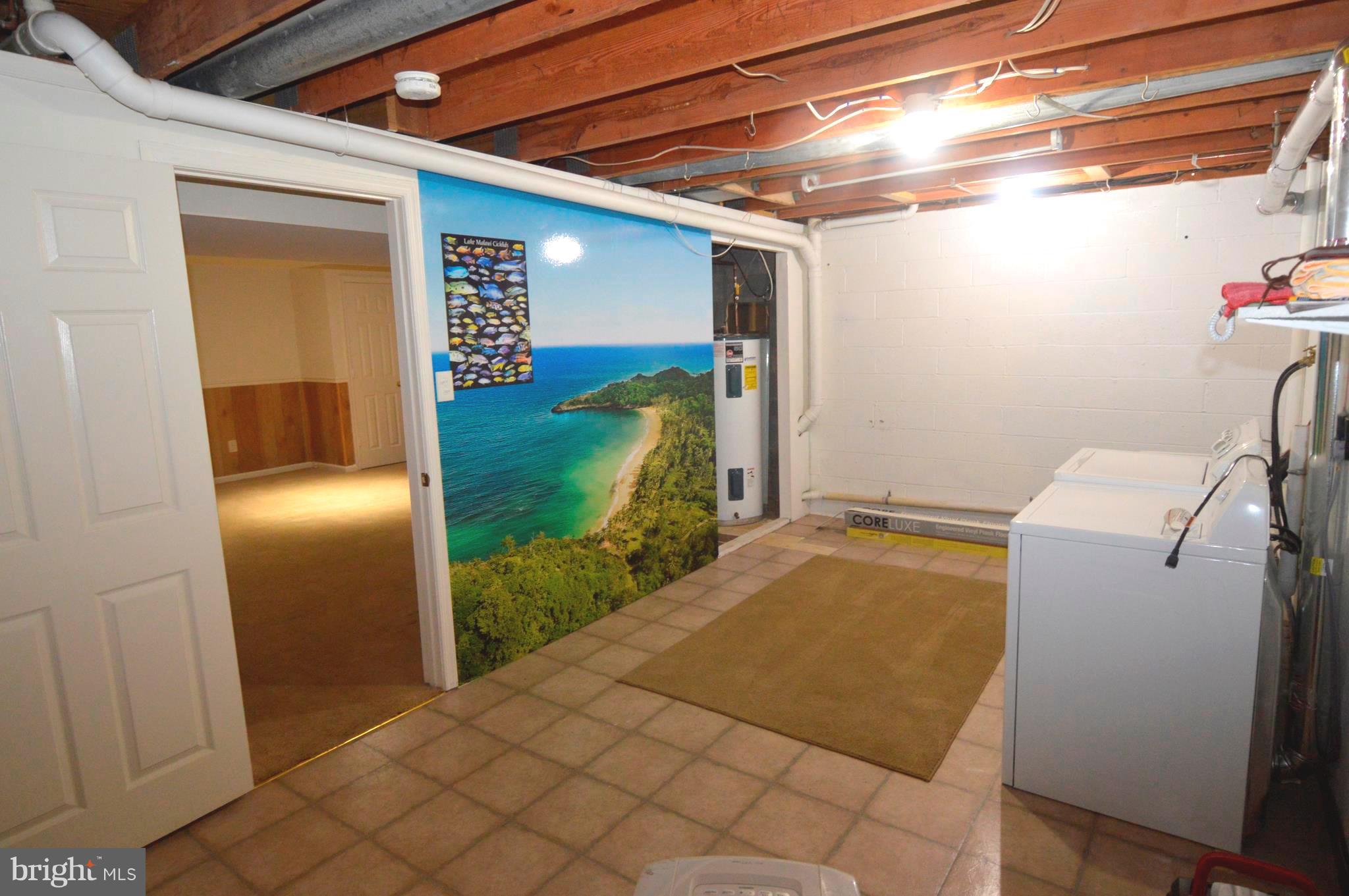 TOWN & COUNTRY APARTMENTS CARNEY - Residential