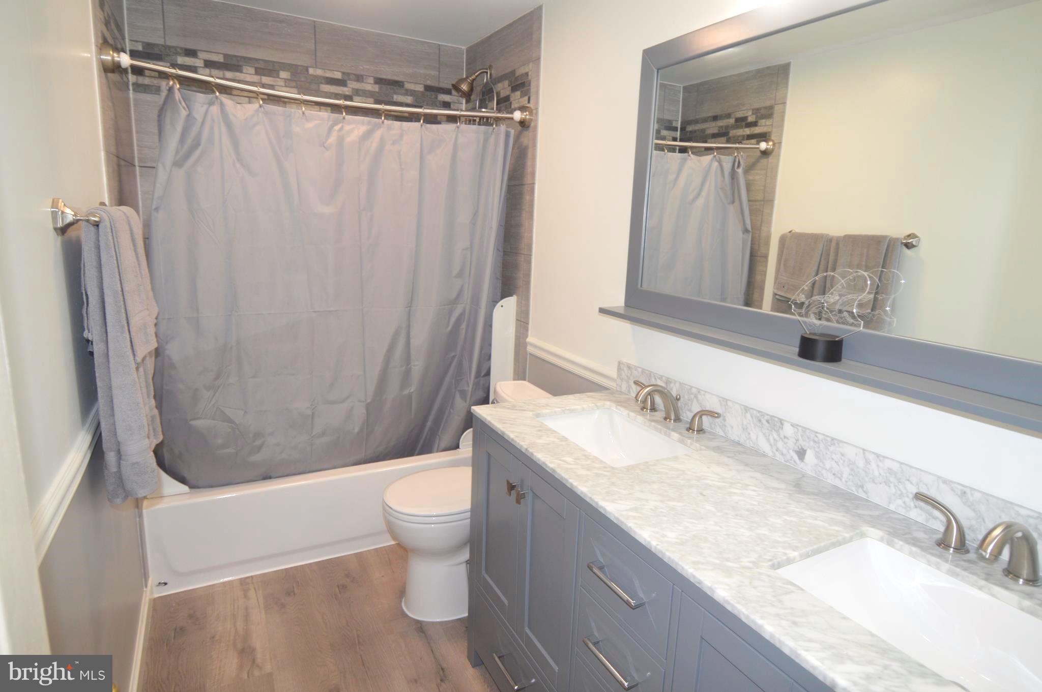 TOWN & COUNTRY APARTMENTS CARNEY - Residential