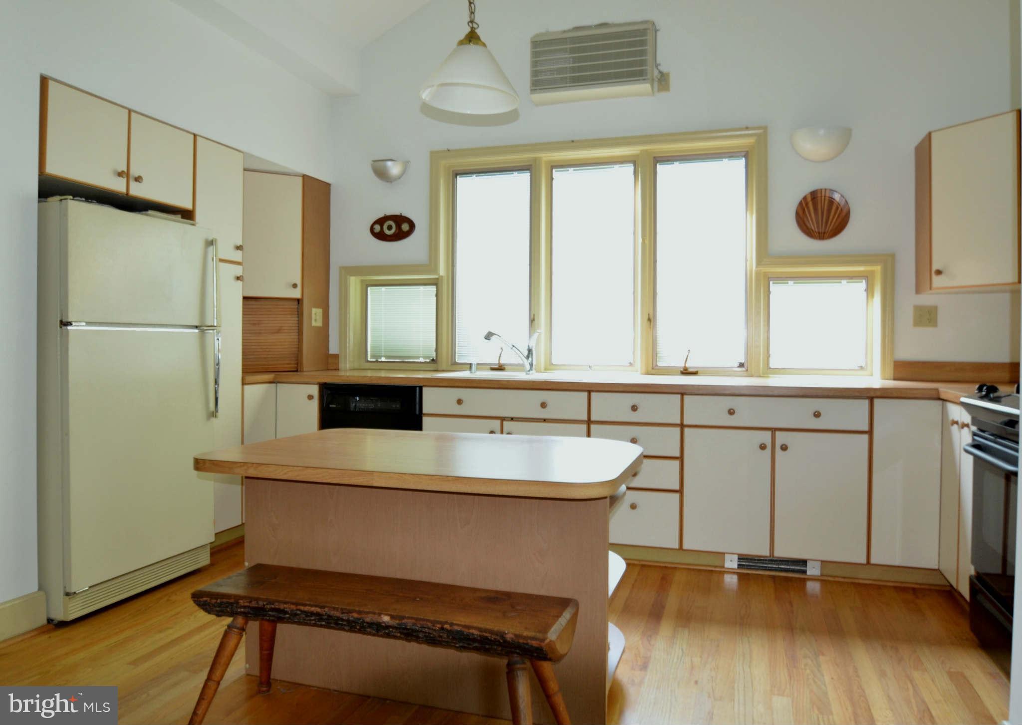 ROLAND PARK - Residential