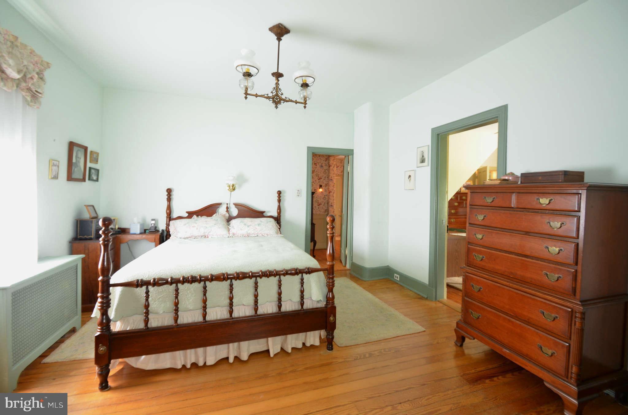 ROLAND PARK - Residential