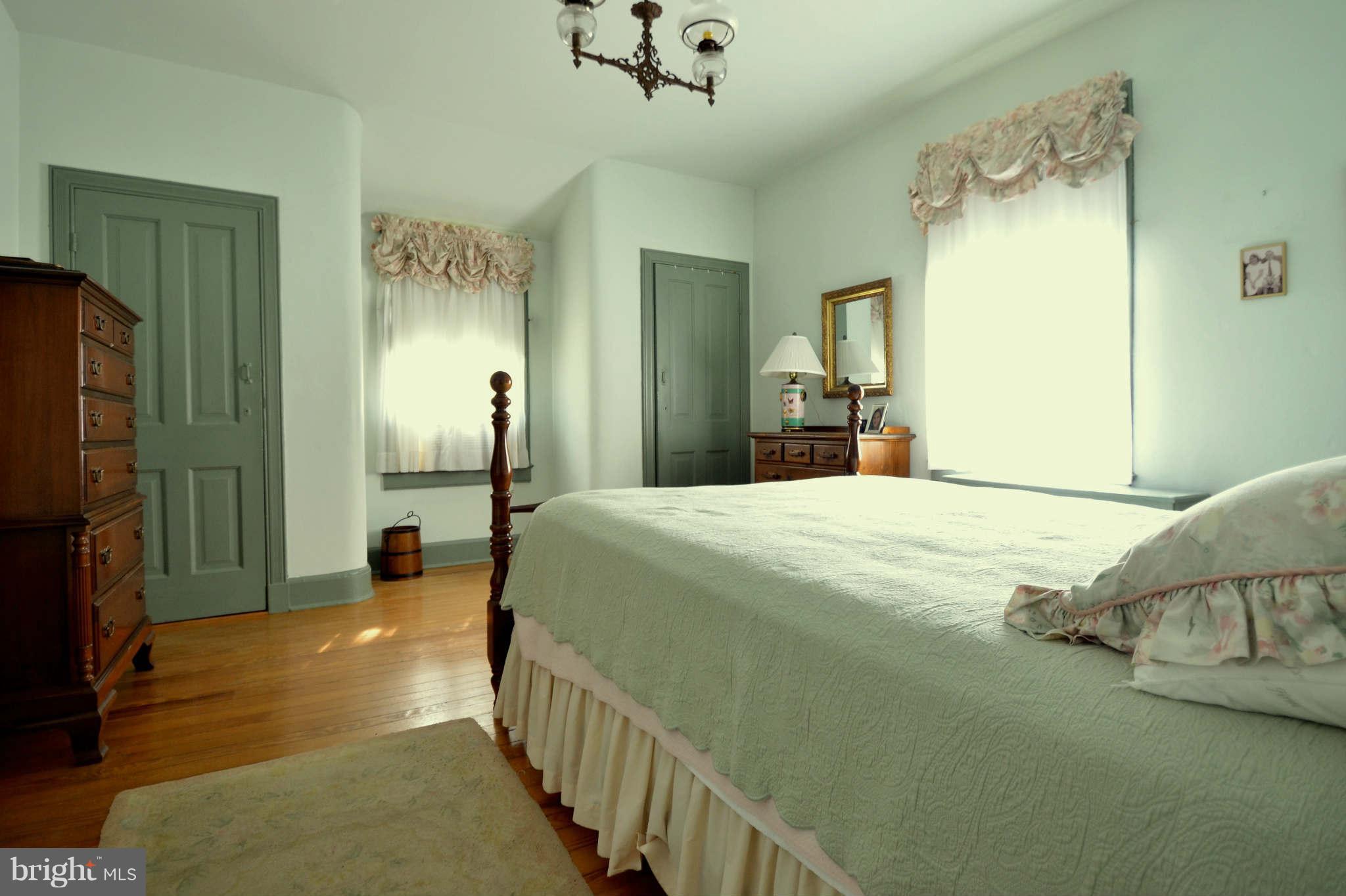 ROLAND PARK - Residential