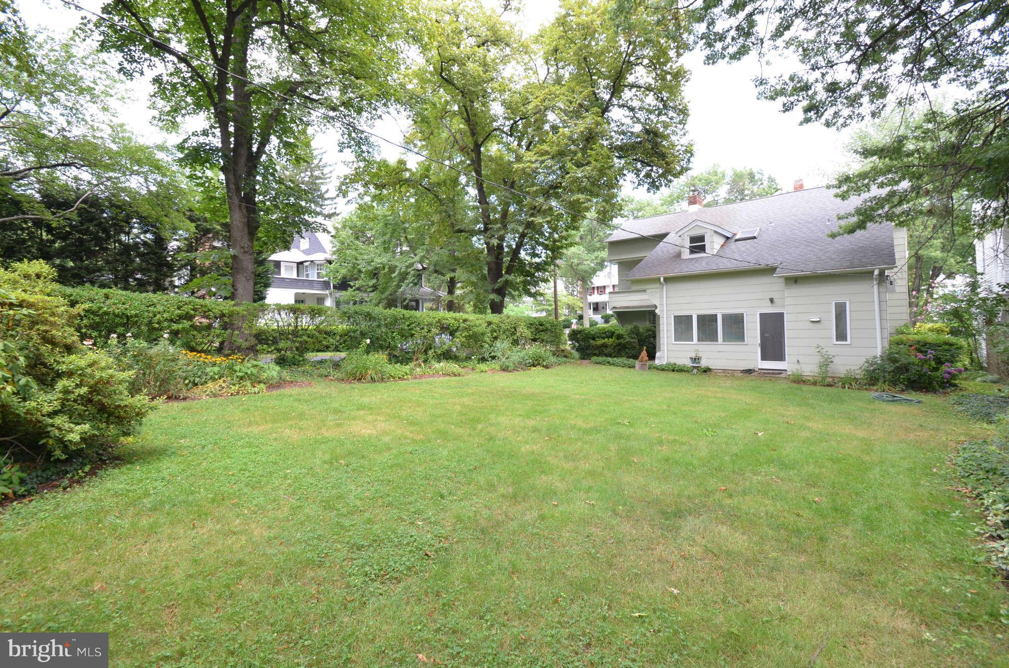 ROLAND PARK - Residential