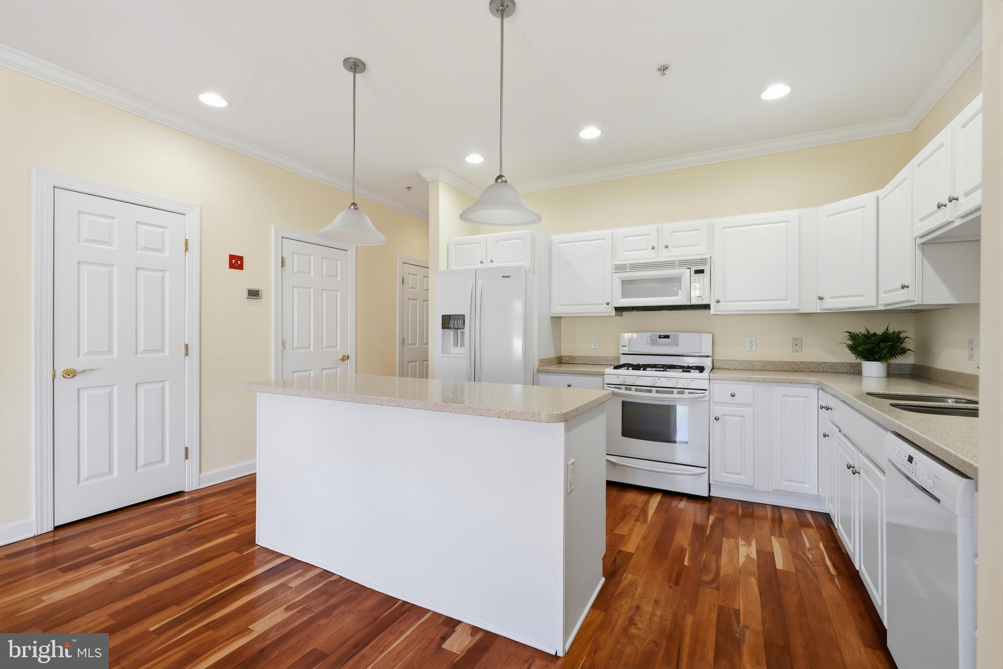 EASTON CLUB - Residential