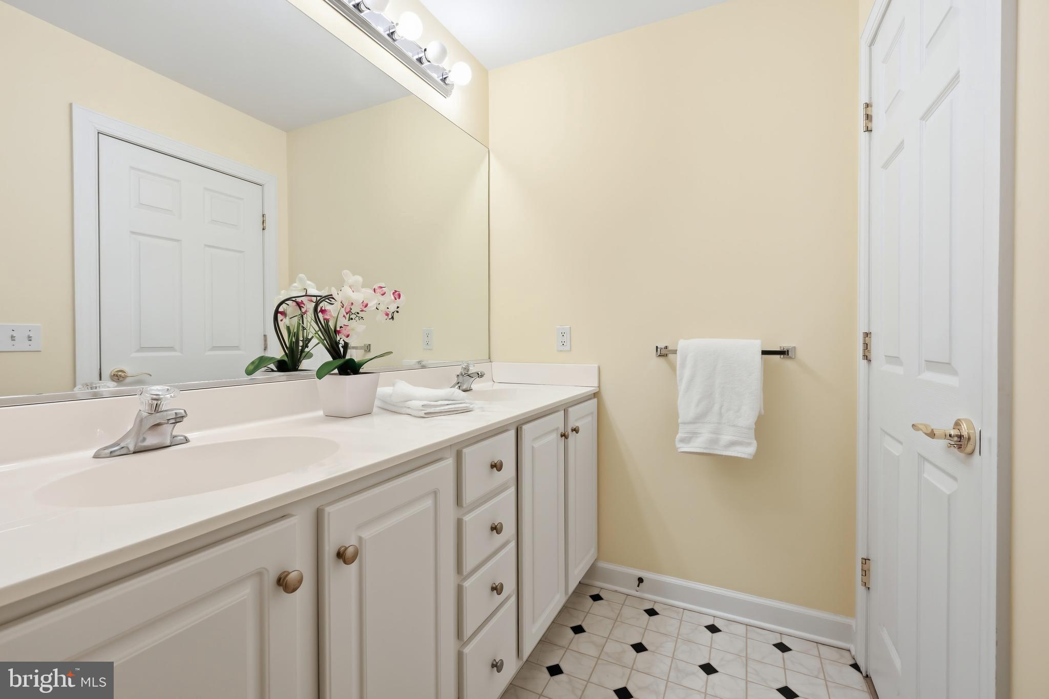 EASTON CLUB - Residential