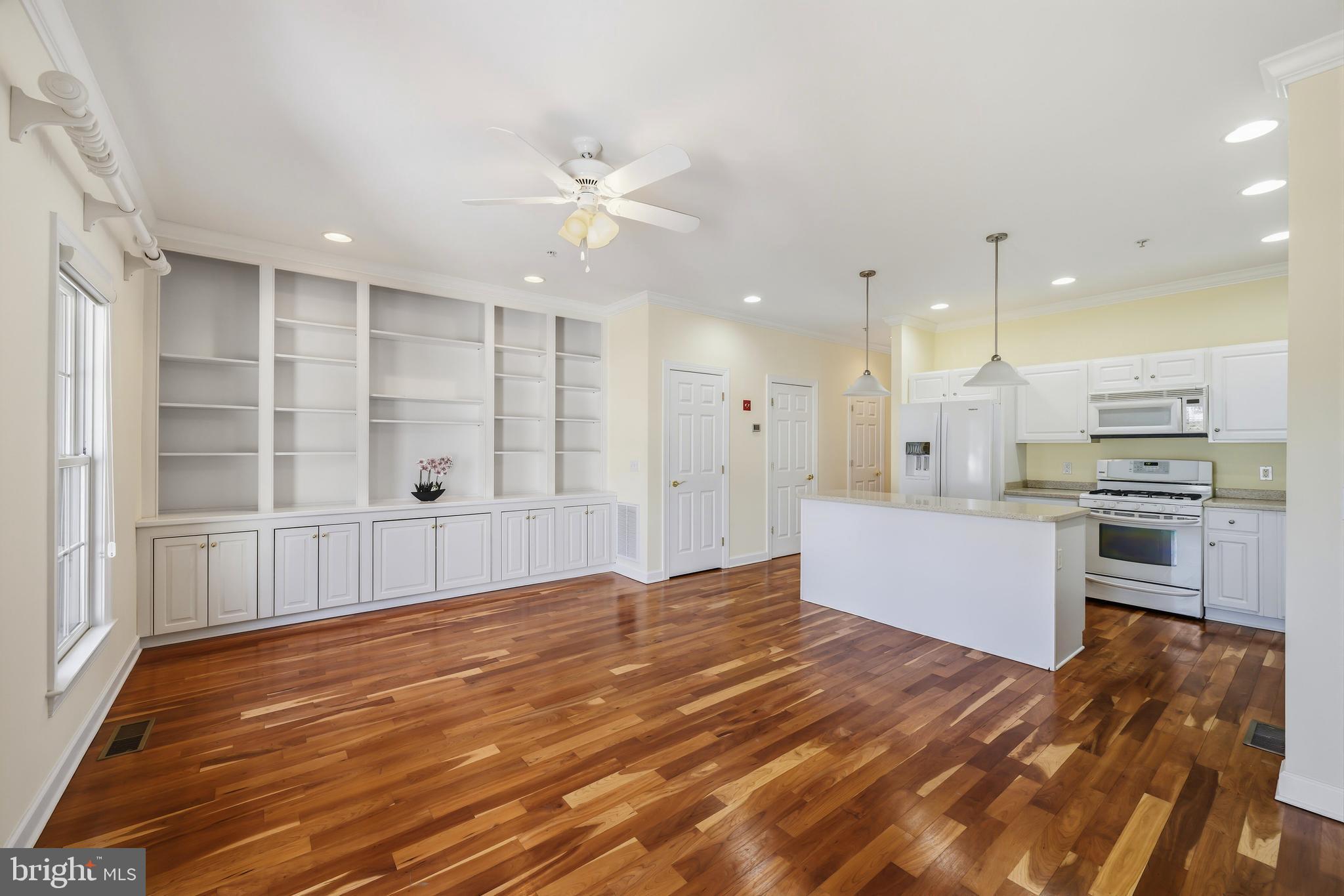 EASTON CLUB - Residential