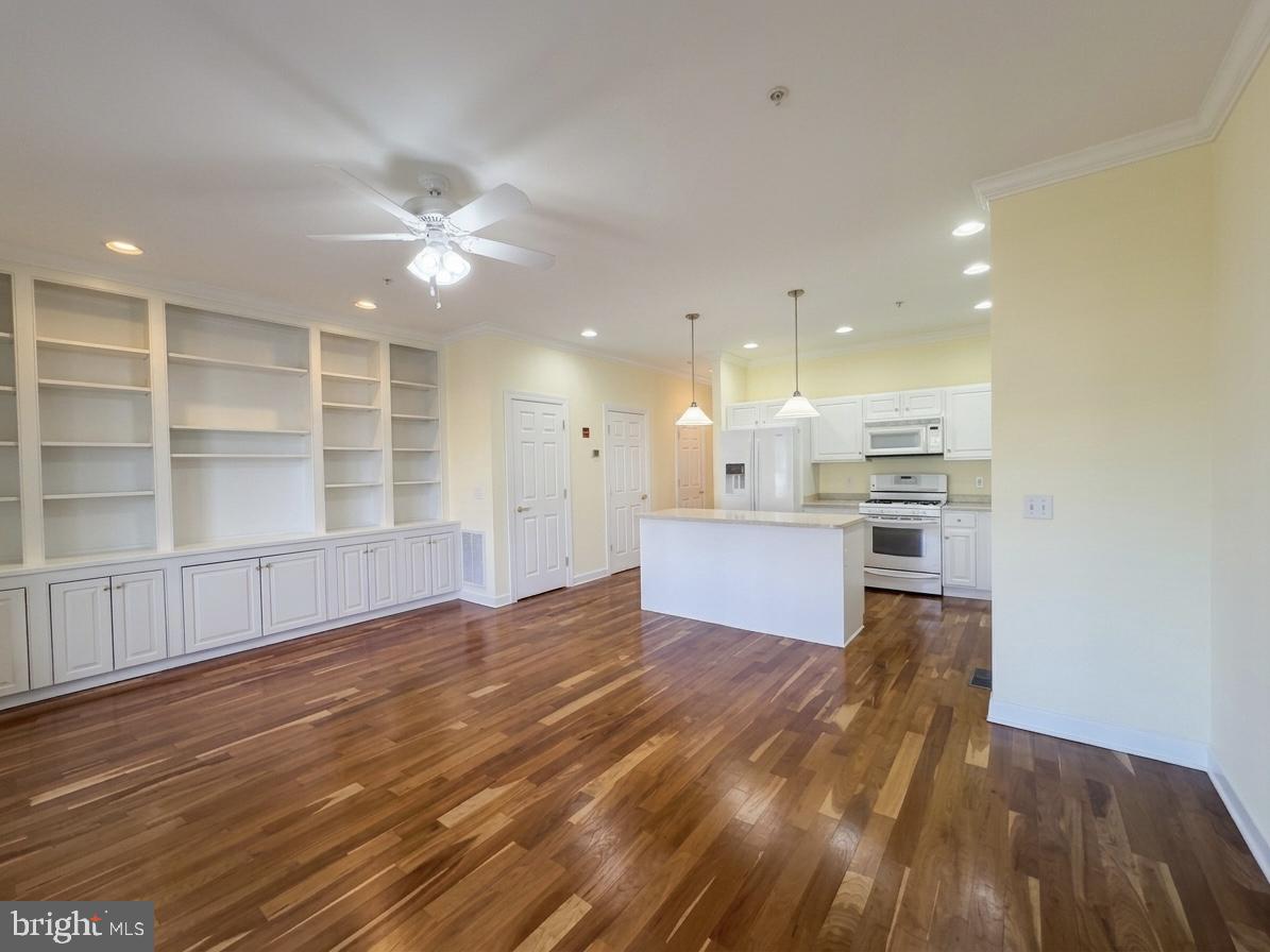 EASTON CLUB - Residential