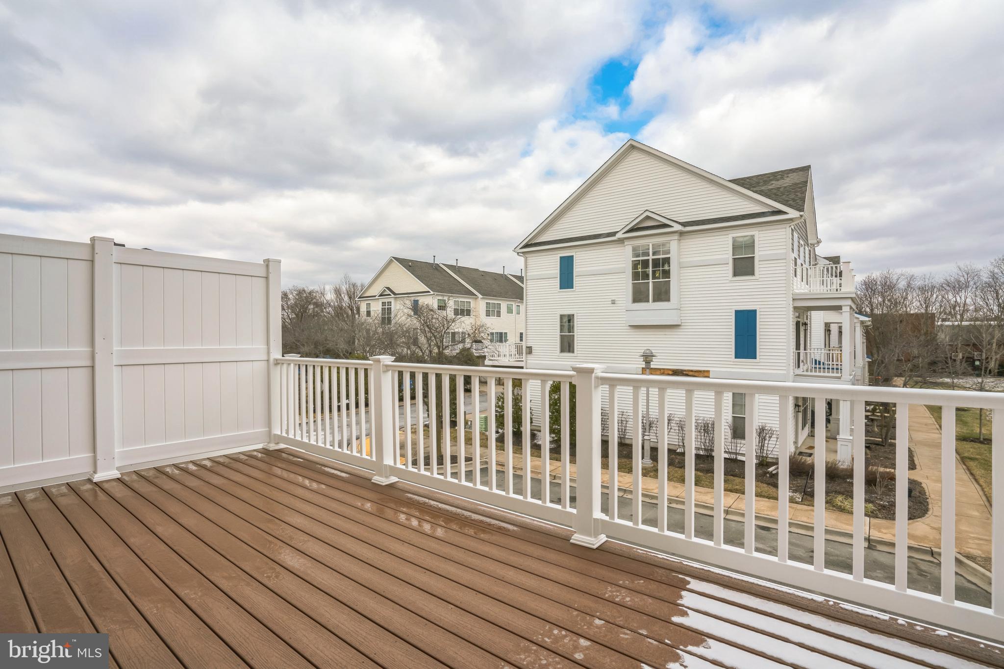 DEEP HARBOUR - Residential