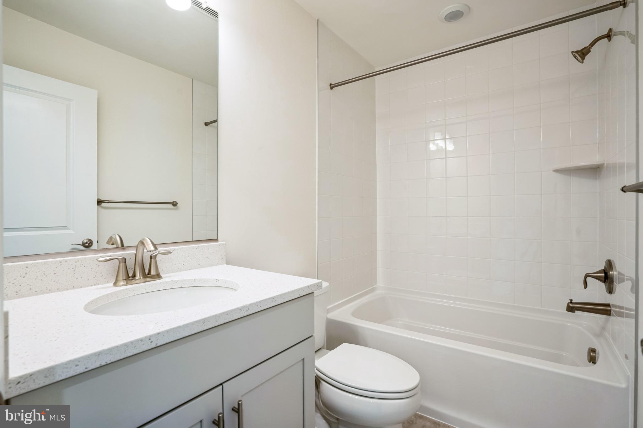 DEEP HARBOUR - Residential