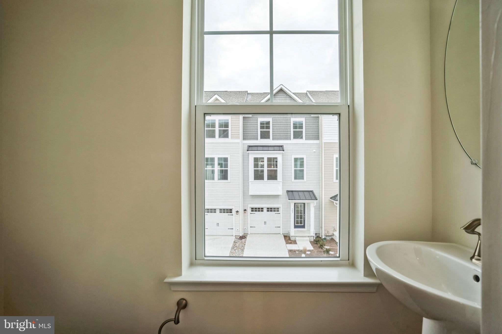 DEEP HARBOUR - Residential