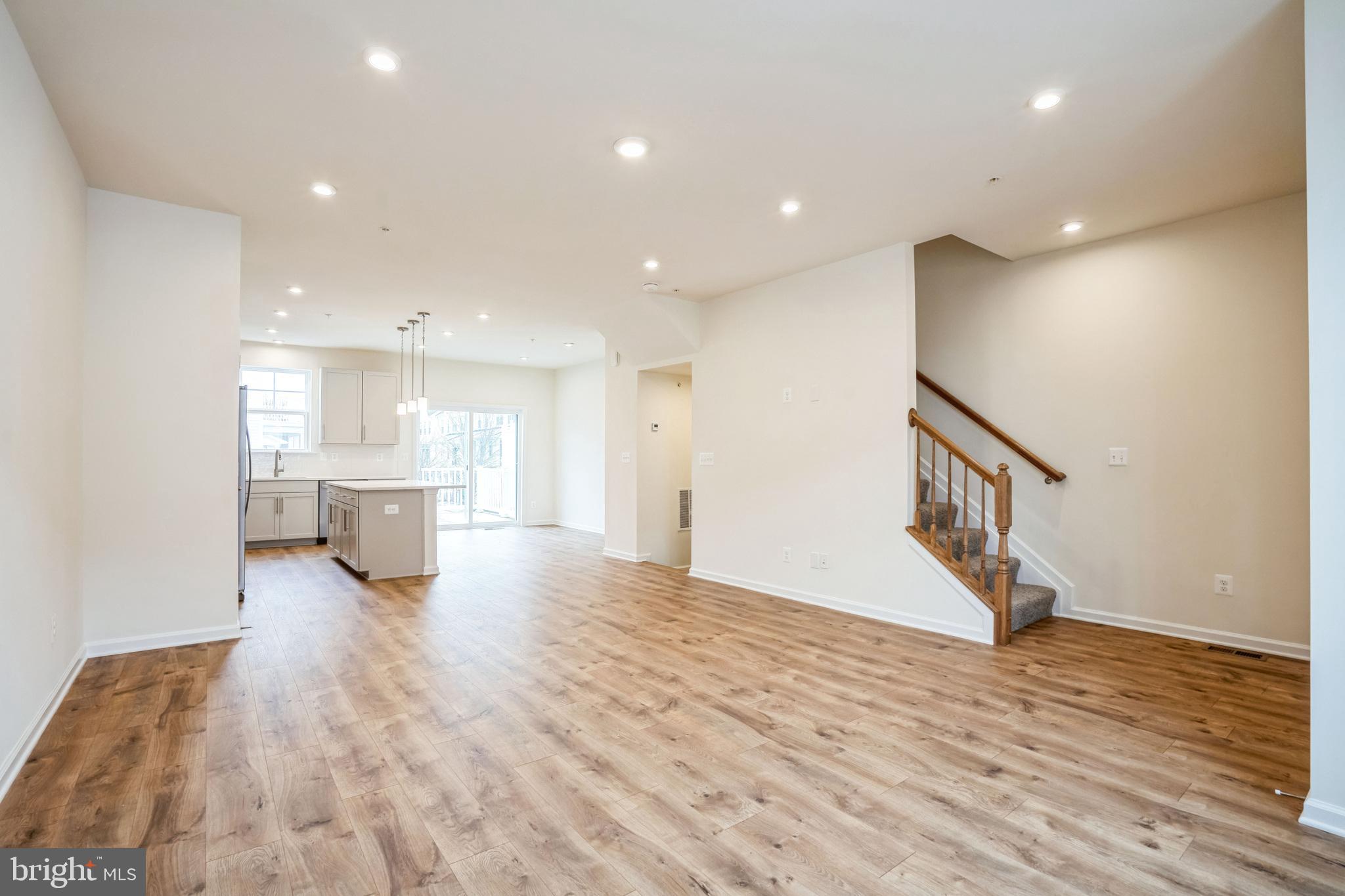 DEEP HARBOUR - Residential