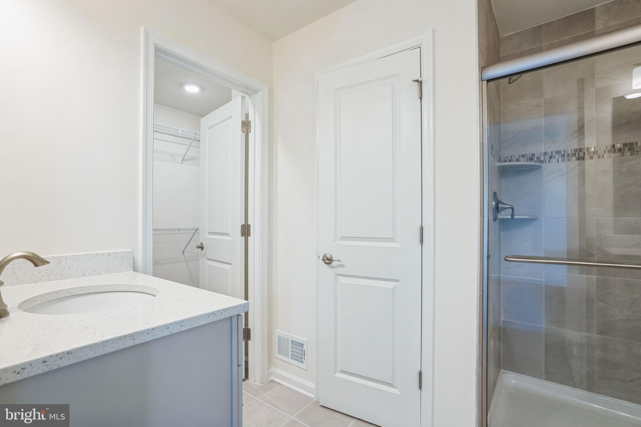 DEEP HARBOUR - Residential