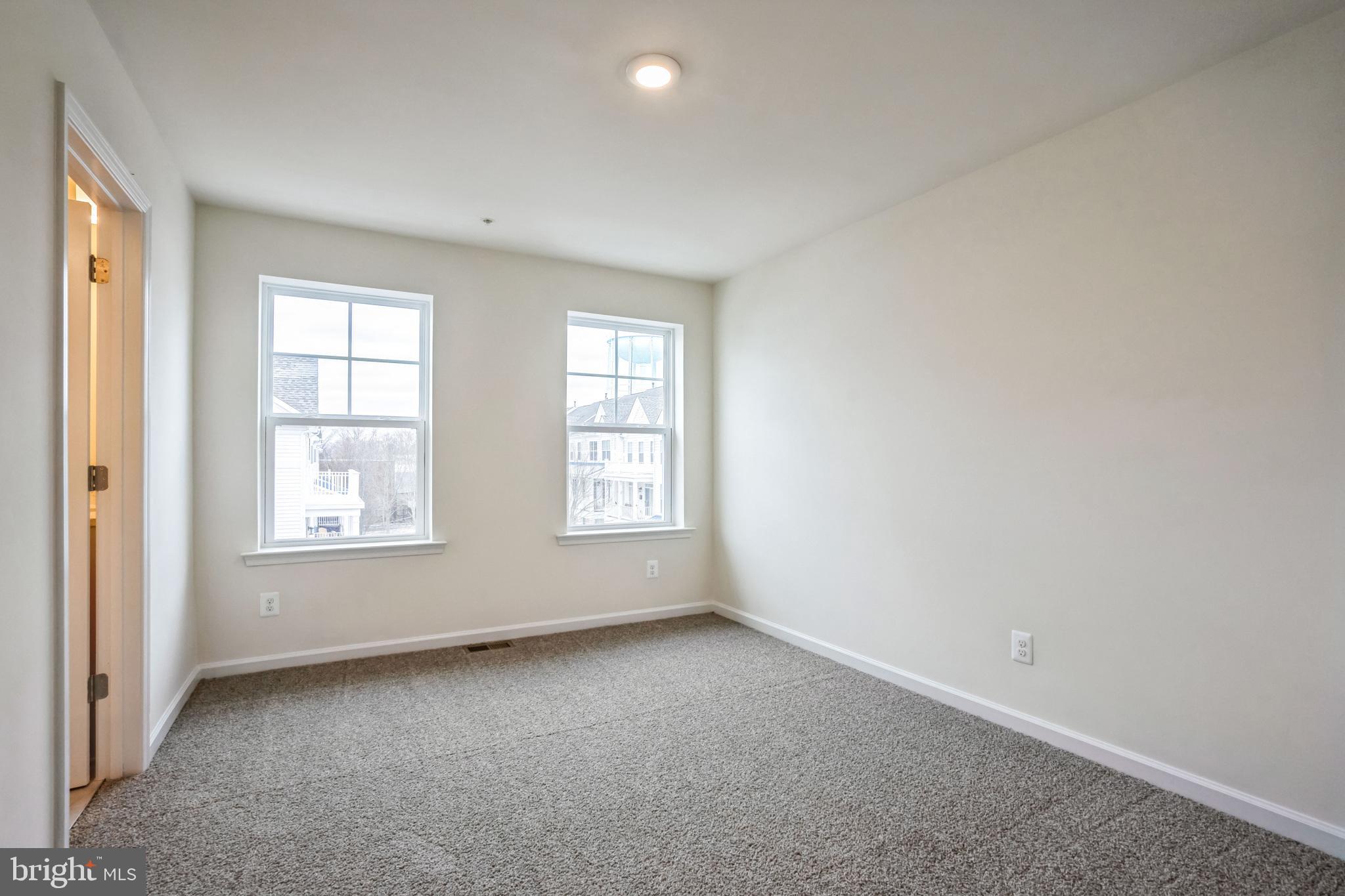 DEEP HARBOUR - Residential