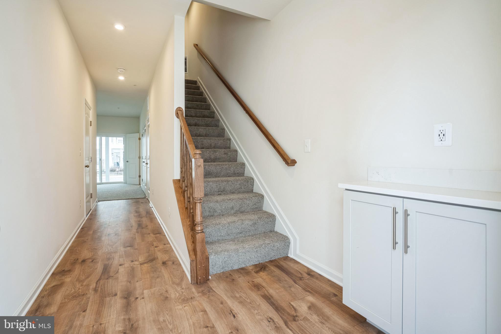 DEEP HARBOUR - Residential