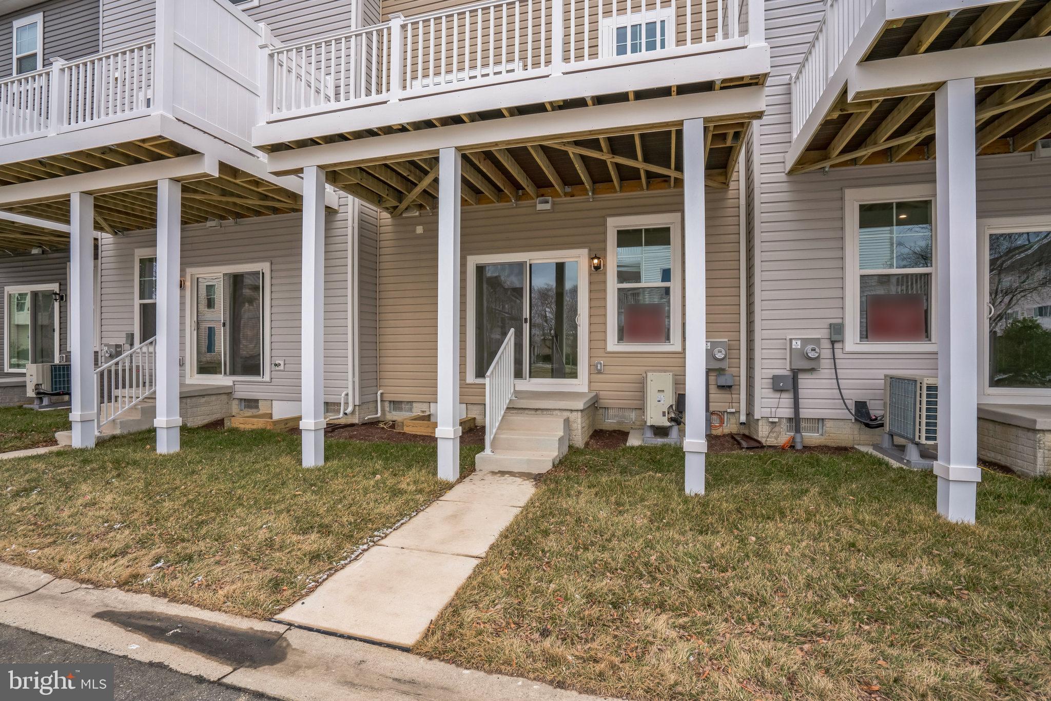 DEEP HARBOUR - Residential