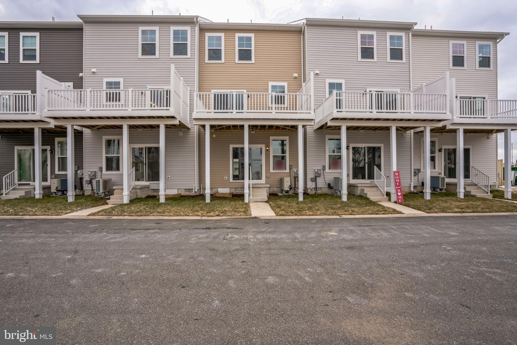 DEEP HARBOUR - Residential