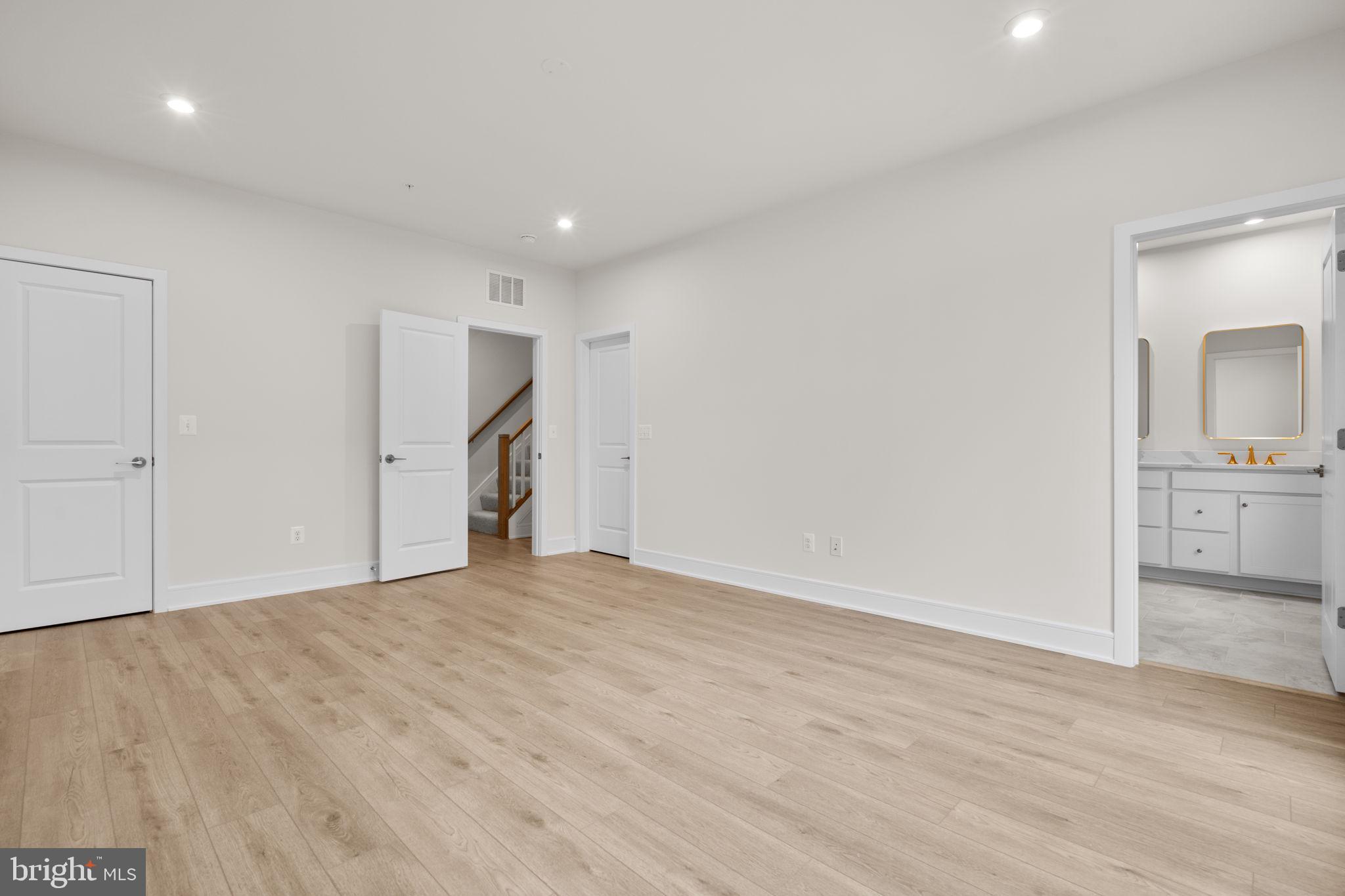 DEMOTT & SILVER - Residential