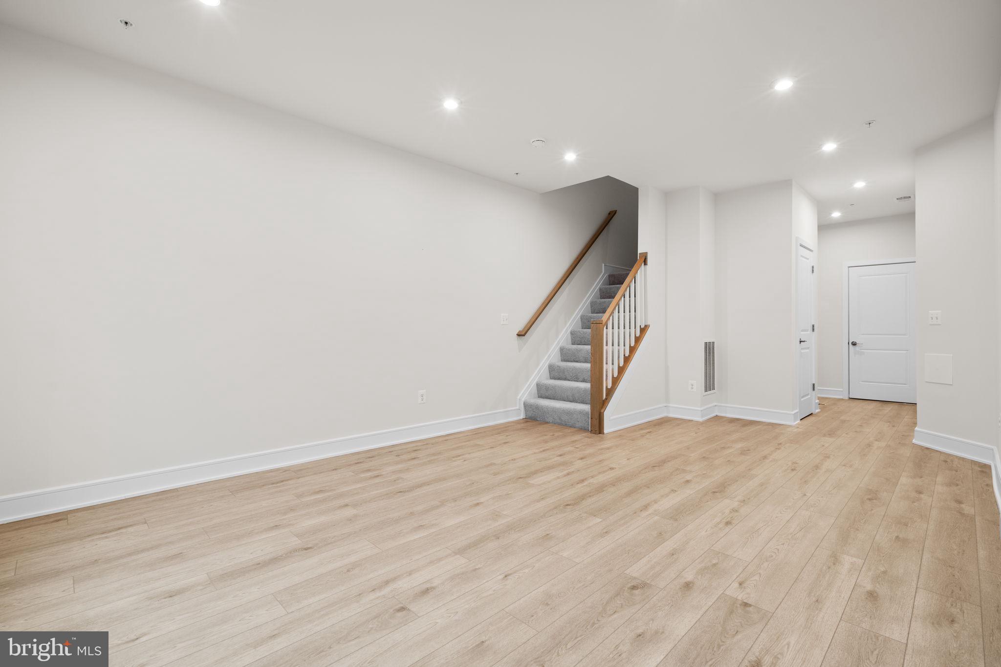 DEMOTT & SILVER - Residential