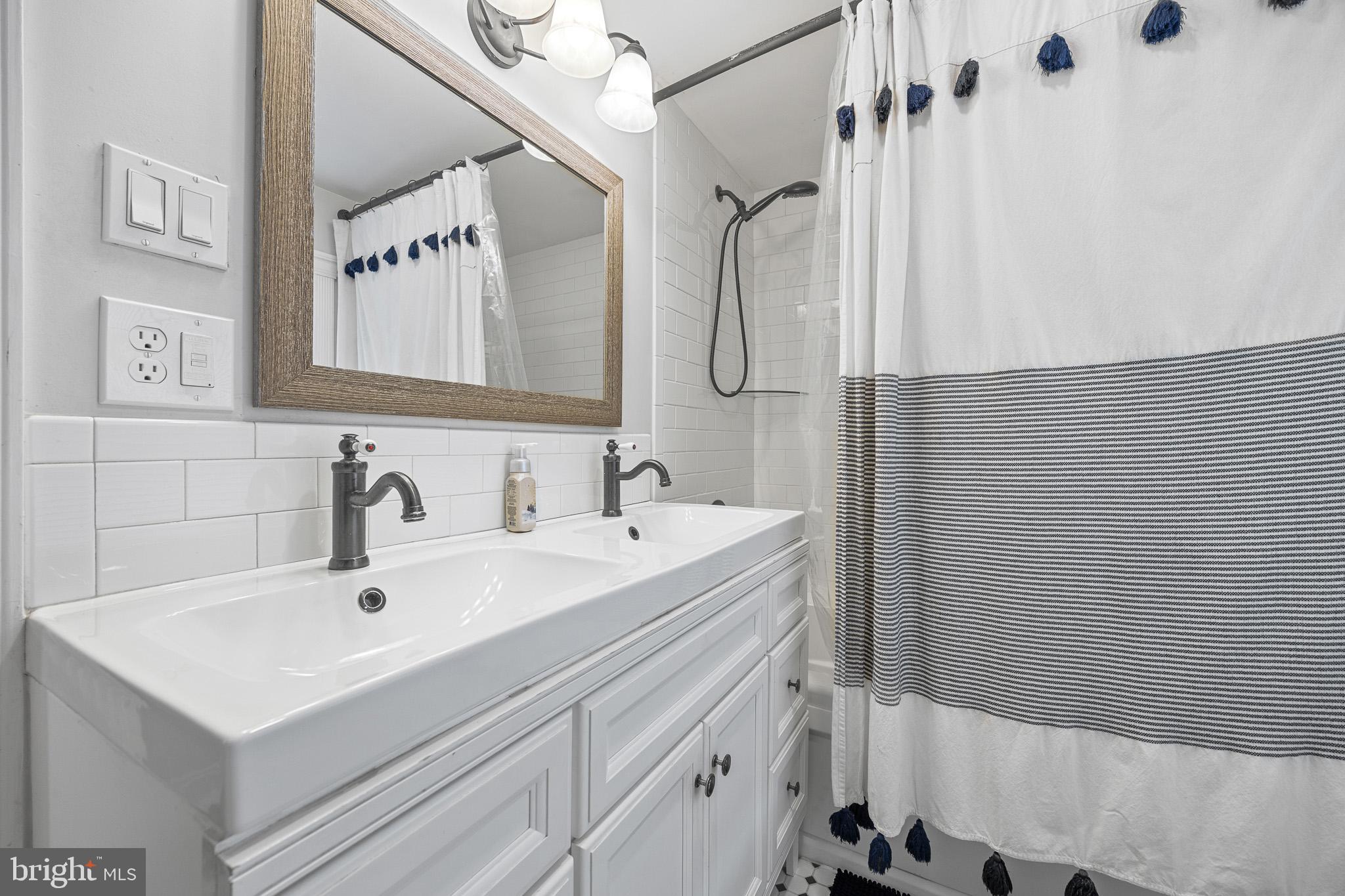 NANLYN FARMS - Residential