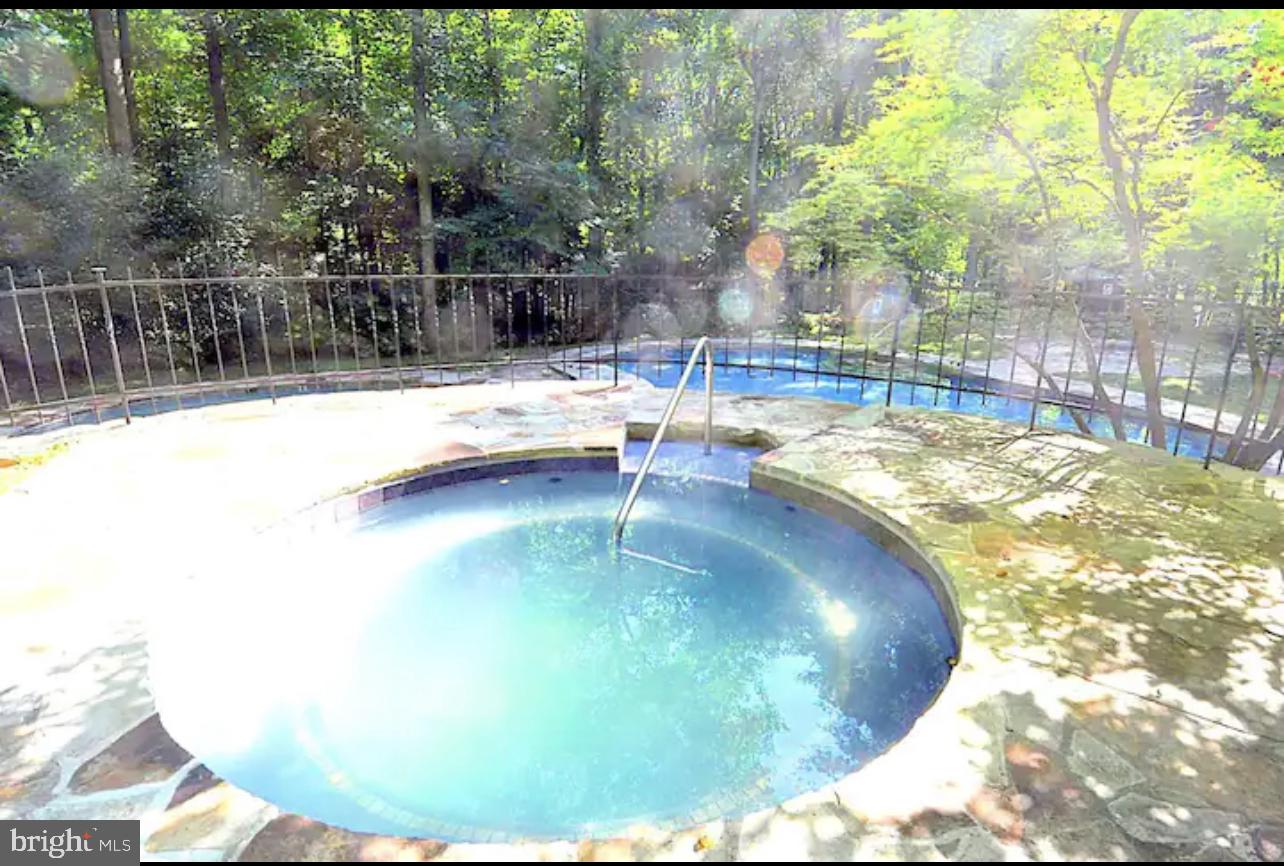 COOLFONT MOUNTAINSIDE - Residential