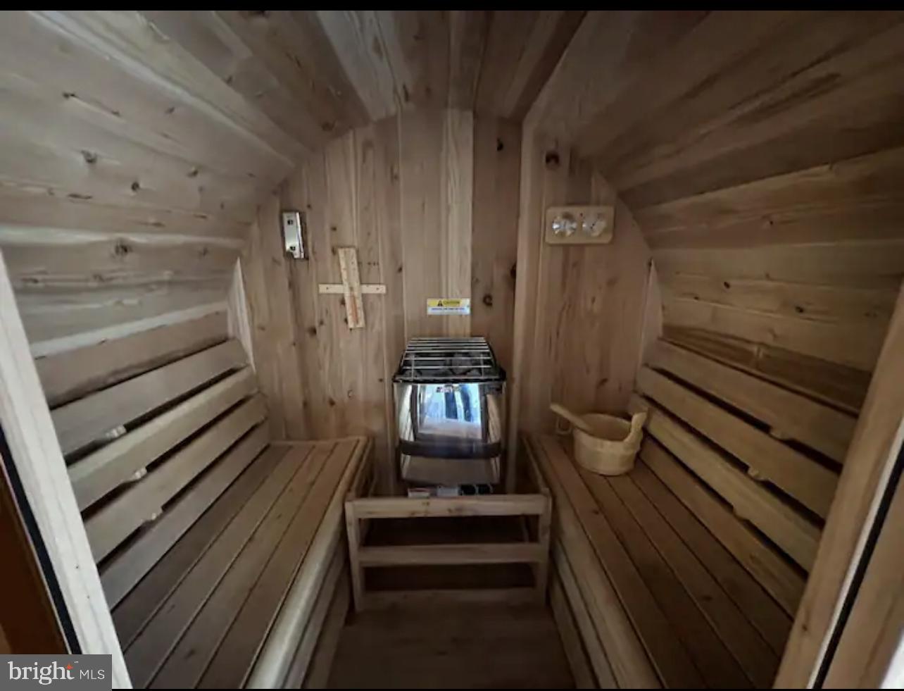 COOLFONT MOUNTAINSIDE - Residential