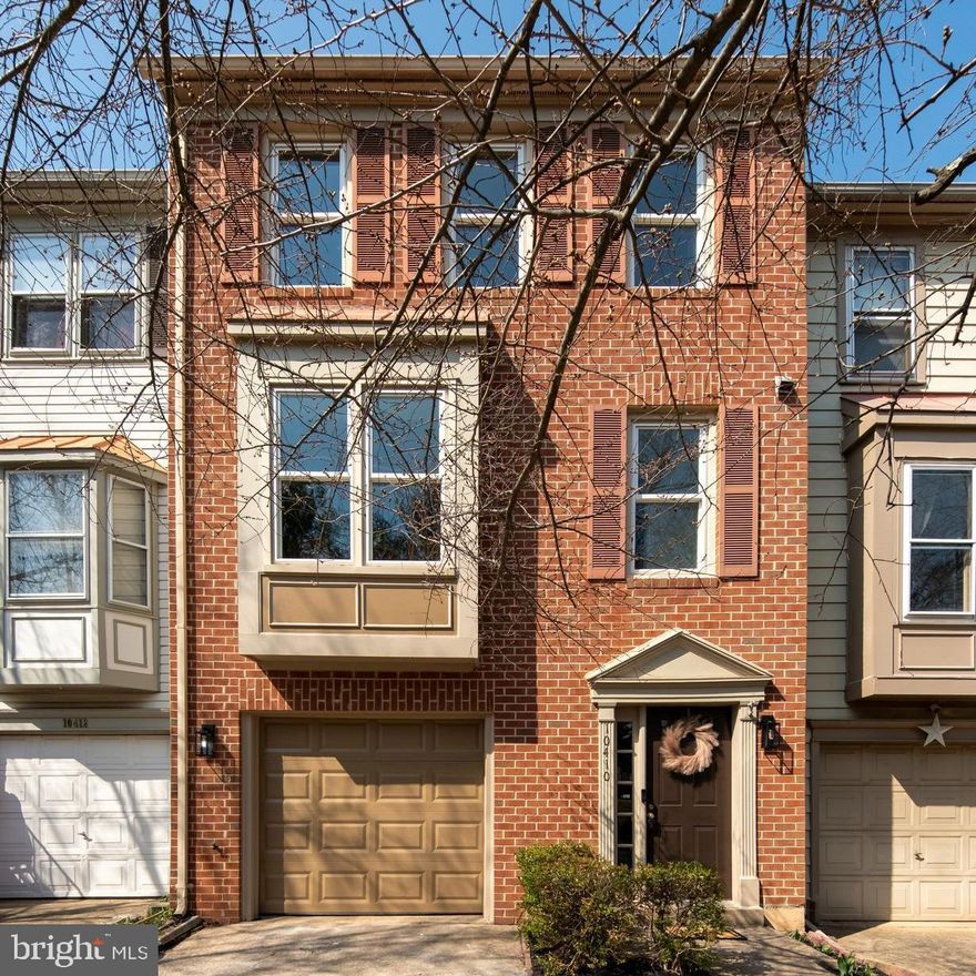 This fantastic and fully updated approx. 1900 SF garage townhouse has 3 bedrooms, 2-1/2 baths, and an ideal location just a mile off I-66!  Step in and you’ll think you’re in a brand new home!  All new in 2025: kitchen renovation including cabinets, counters, sink, fixtures, and recessed lights; updates in every bathroom; new paint throughout the townhouse plus new outlets and light switches, new doorknobs and closet doorknobs; lots of new flooring; and many new light fixtures both inside and out!  The garage practically sparkles with its new garage door, fresh garage interior paint, and the garage floor has a new epoxy coating.  The HVAC was replaced in 2024, as were the washer and dryer.  Thompson Creek windows replaced the old windows throughout the home and the warranty conveys.  Start enjoying life in the Townes of Ashleigh, including the community’s tot lot and tennis court.  All the work has been done here, so you can move right in and start living!

This lovely townhome is conveniently located just a mile from the I-66 express lanes via Route 234. Commuters can take advantage of proximity to the Manassas VRE, Prince William Parkway, Route 28, and Route 29.  Within a couple minutes you can enjoy the best that historic downtown Manassas has to offer, including a vibrant restaurant and shopping scene. Local wineries and breweries are also very popular! Bull Run Regional Park and Manassas National Battlefield Park are only a few miles away.  You’ll be close to highly rated UVA/NOVANT hospital for ease-of-mind. The Prince William County Public Schools that serve this home are Sinclair Elementary School, Unity Braxton Middle School, and Unity Reed High School.