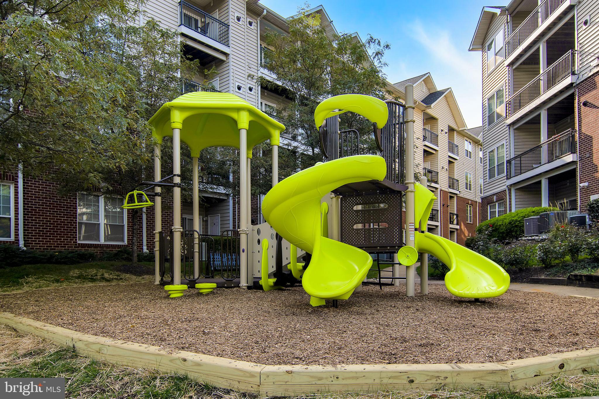 GATES OF MCLEAN - Residential