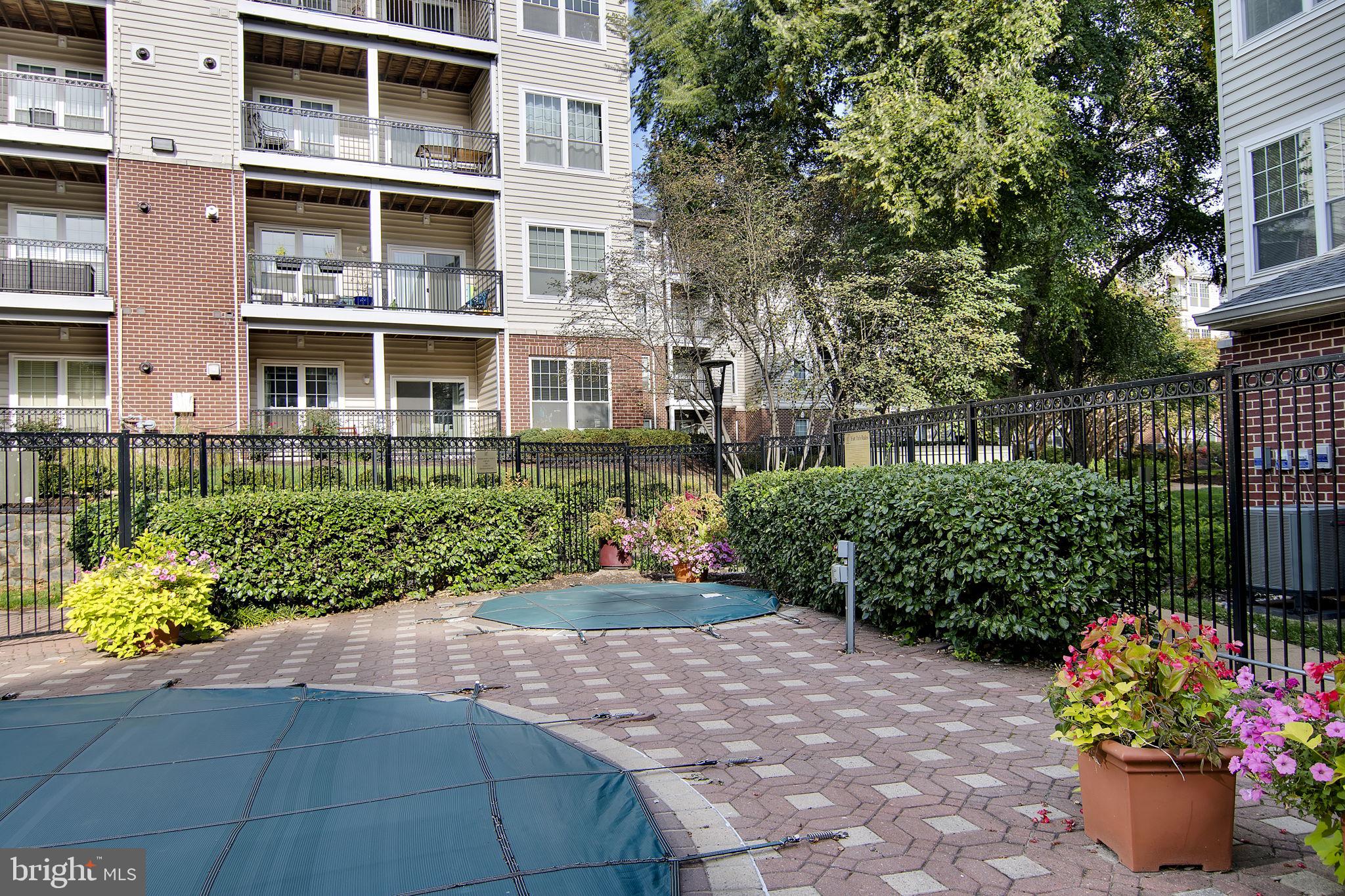 GATES OF MCLEAN - Residential