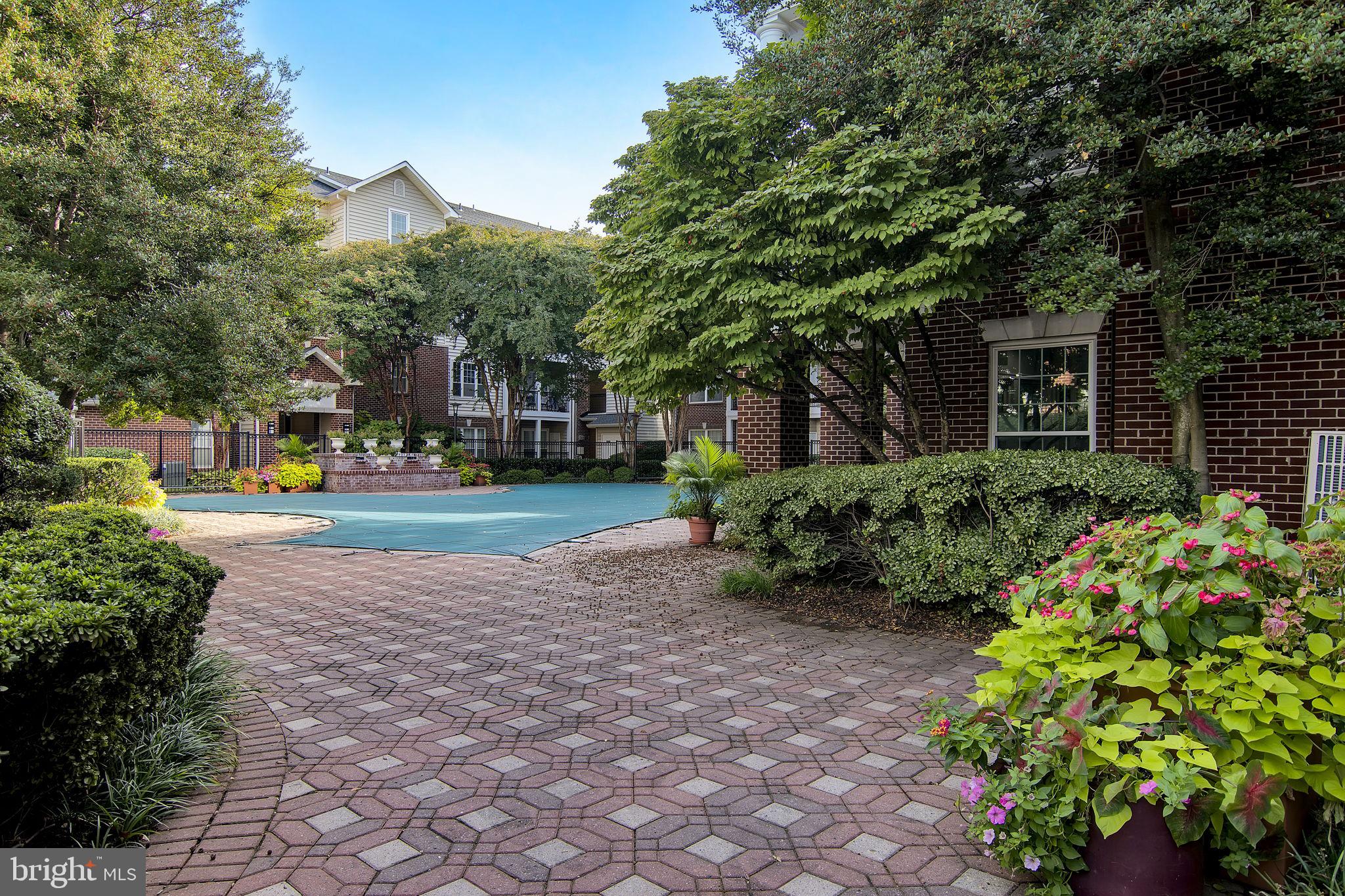 GATES OF MCLEAN - Residential