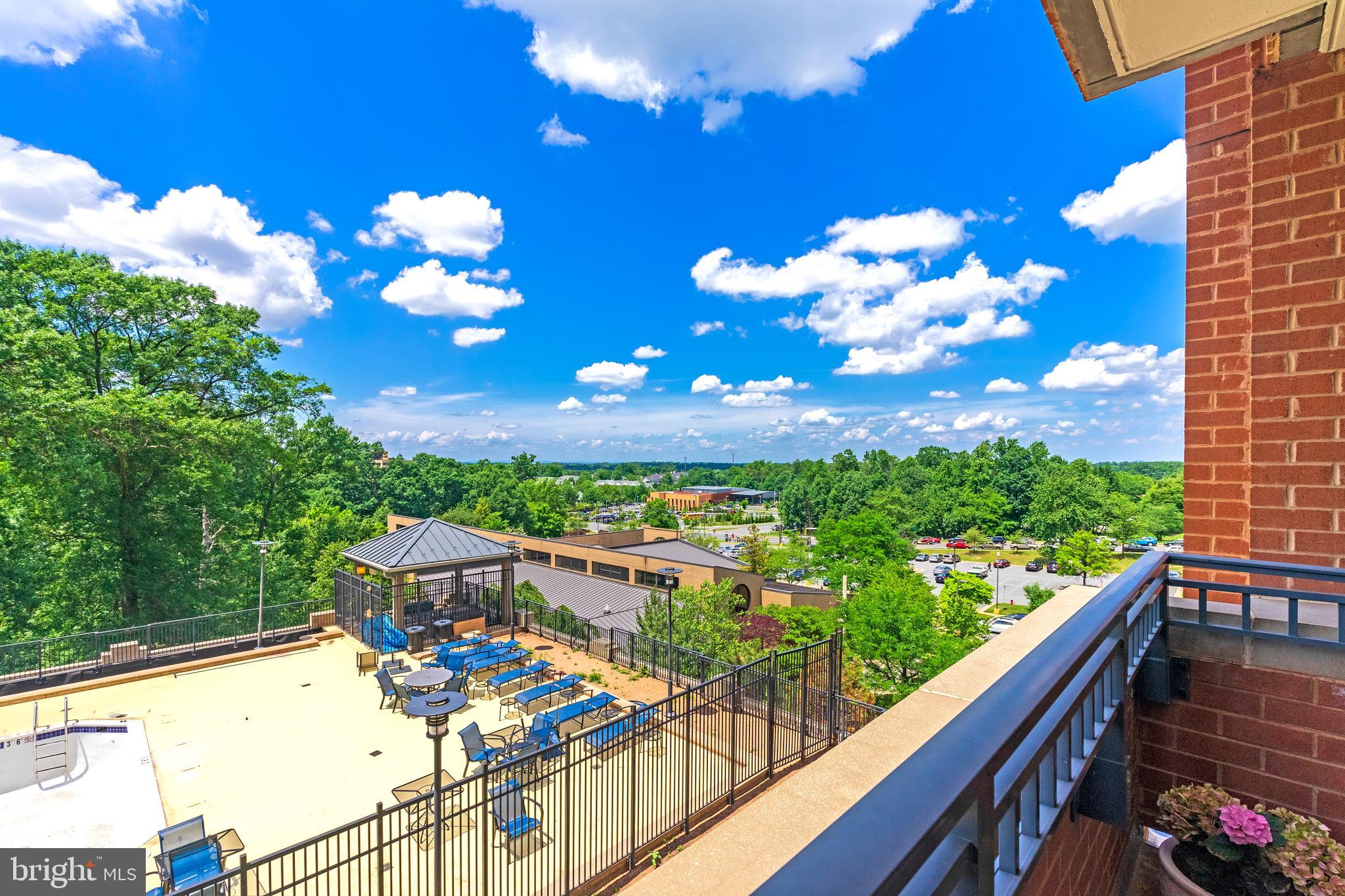 1830 FOUNTAIN DRIVE 401