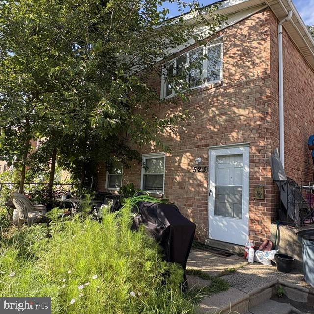 523 FOSTER STREET