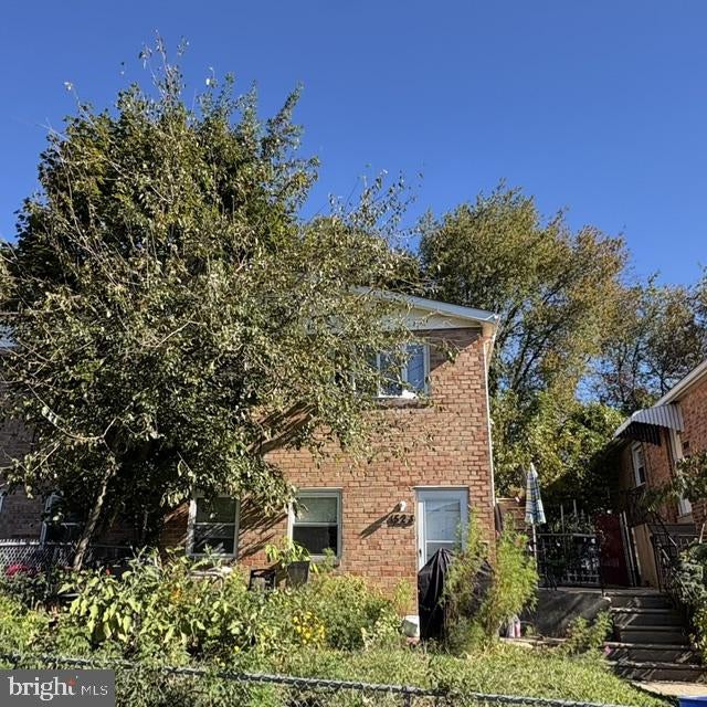 523 FOSTER STREET