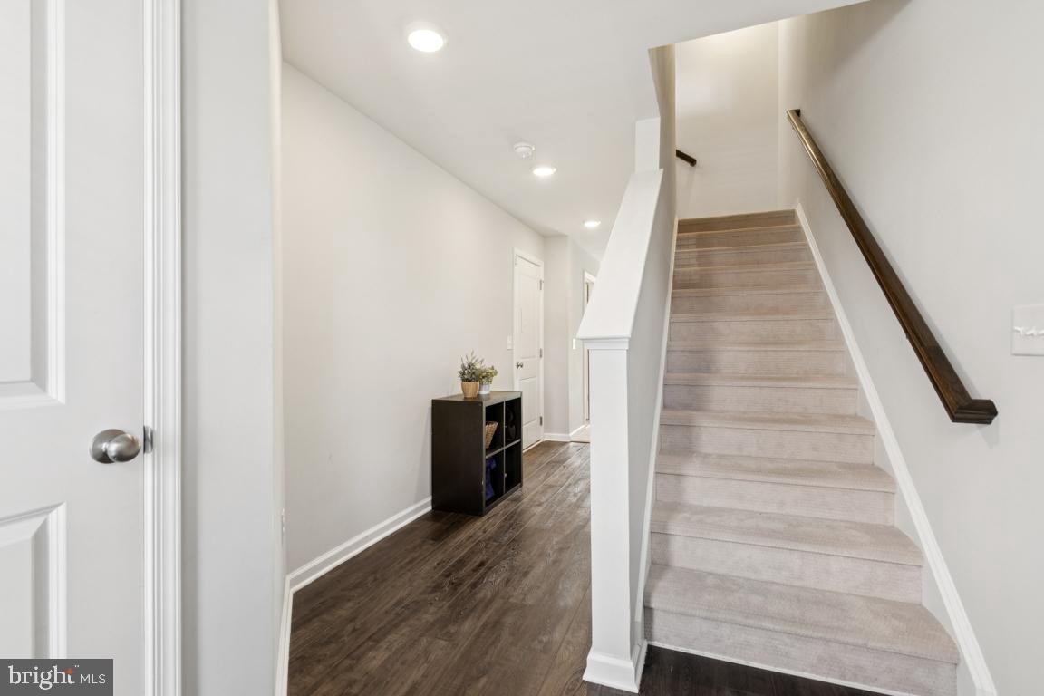 16 NAPLES LANE