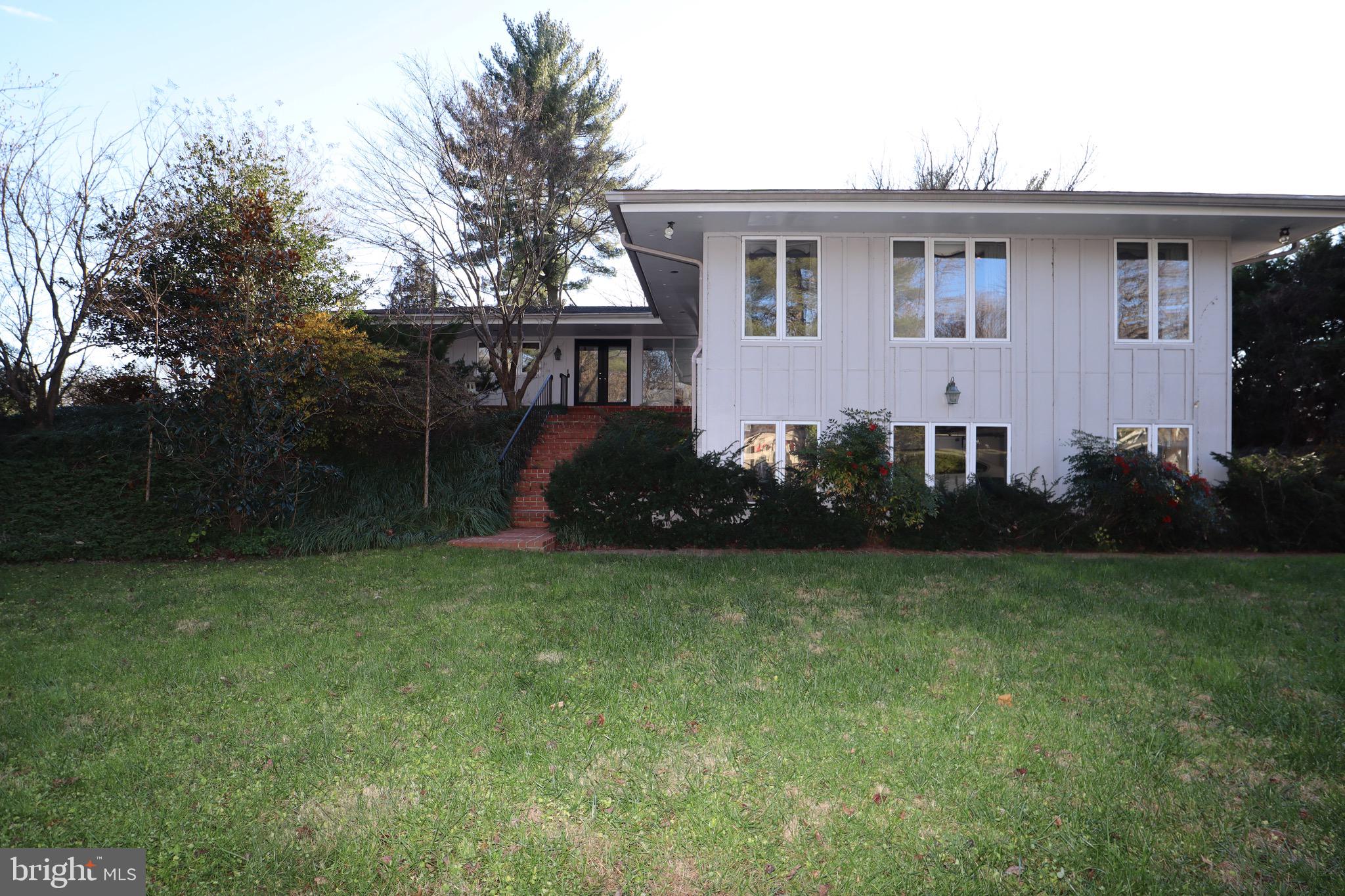 ROKEBY FARMS - Residential Lease