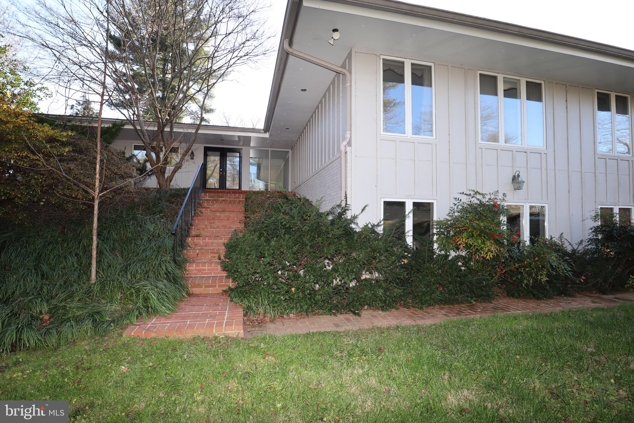 ROKEBY FARMS - Residential Lease