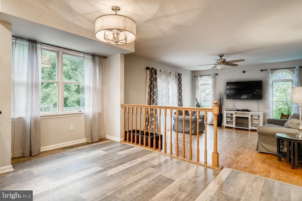 HUNTERS RUN - Residential