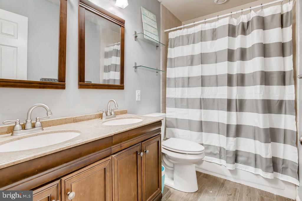 HUNTERS RUN - Residential